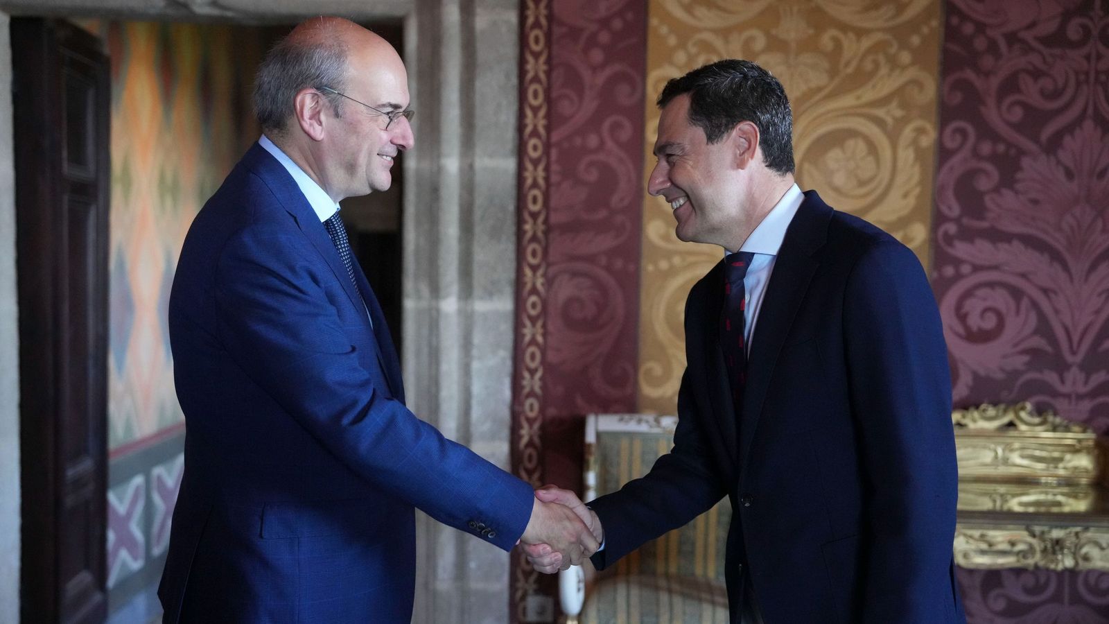 Juanma Moreno en Grecia