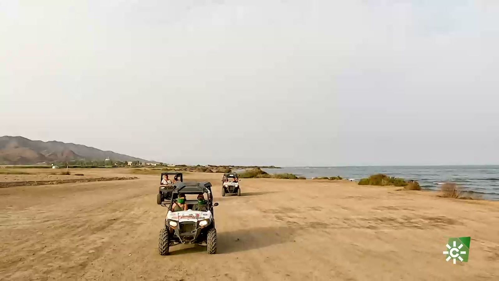 La sierra Almagrera y la playa de Quitapellejos en Vera, ideales para la aventura con buggy
