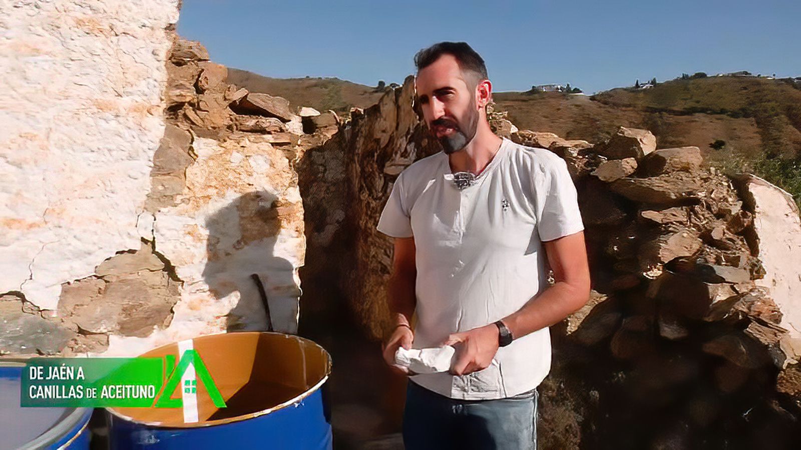 Tiene un proyecto de recuperación de construcciones tradicionales en Canillas de Aceituno