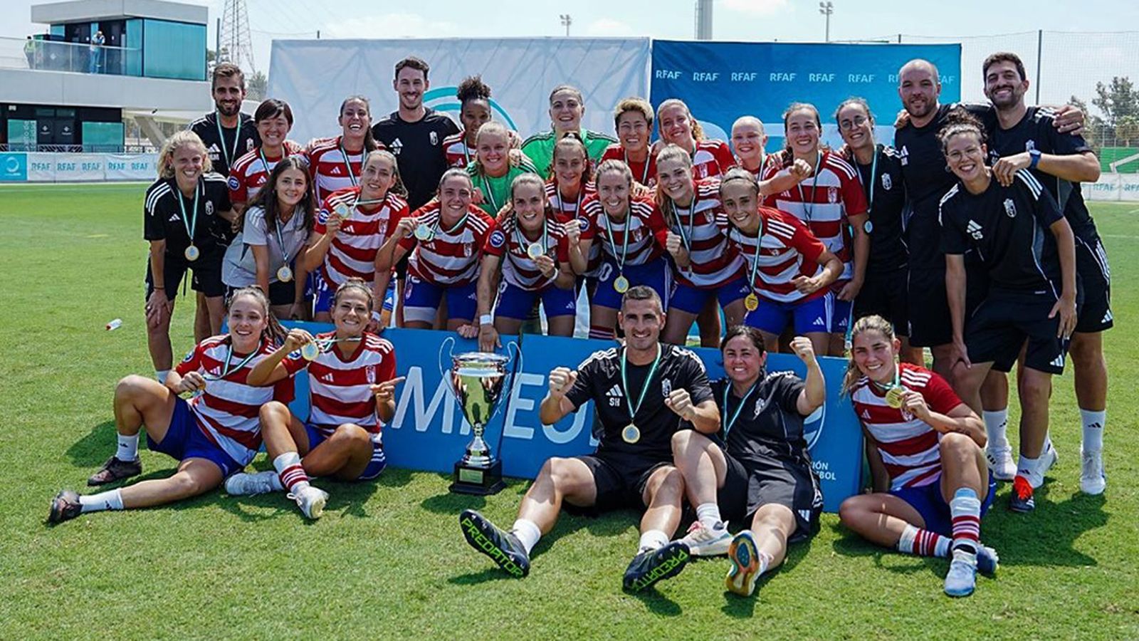 El Granada, campeón de la Copa Andalucía al ganar al Sevilla
