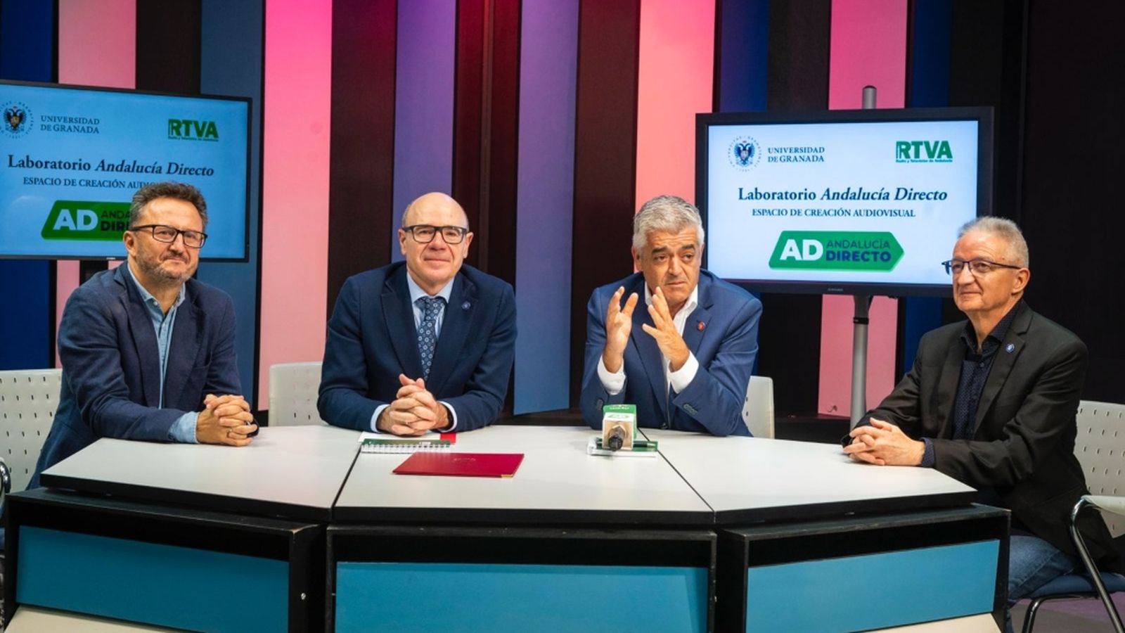 Aula AD Granada mesa