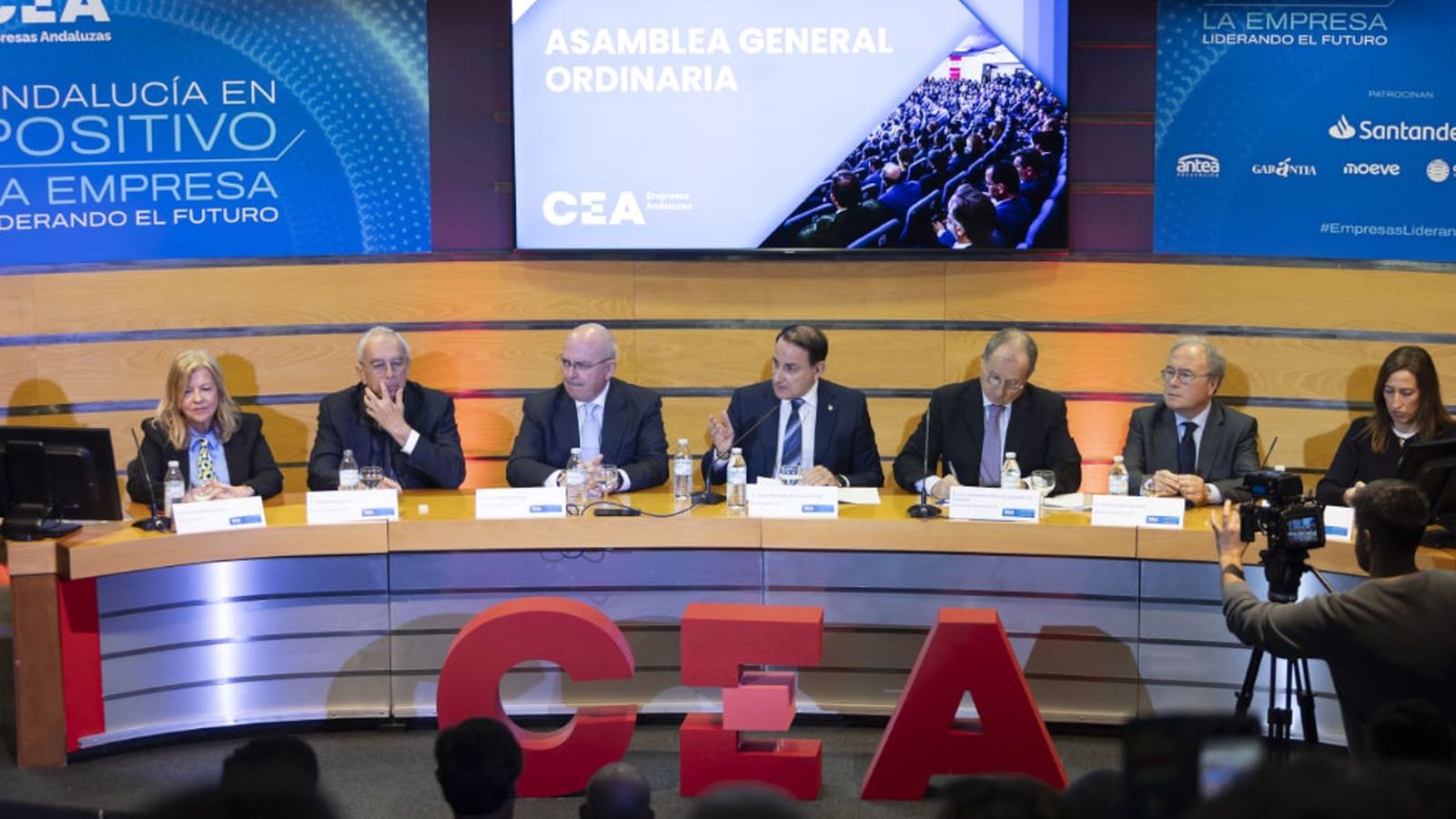 empleados 9 abril