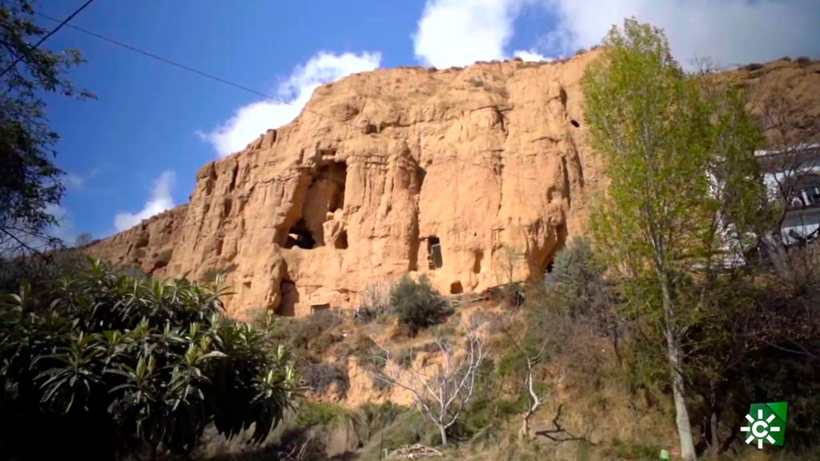 Cueva de la Tía Micaela, en Cortes y Graena, una fortaleza de los siglos X y XI