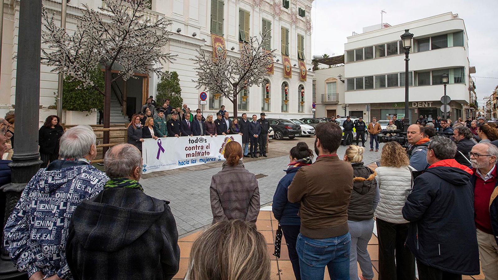 concentración en El Puerto de Santamaría en repulsa por el asesinato de Eva María
