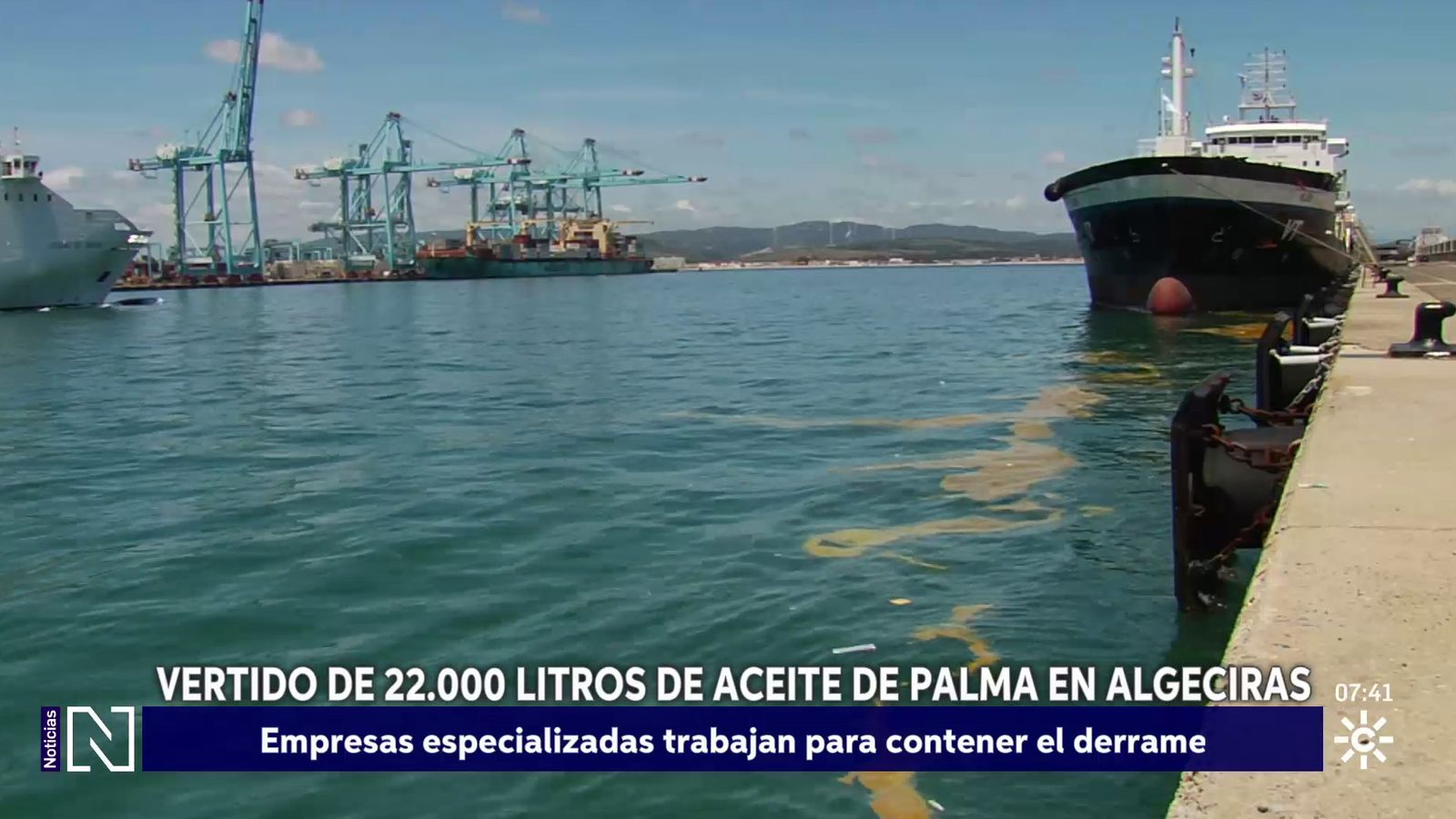 Controlado un vertido de aceite de Palma en Algeciras