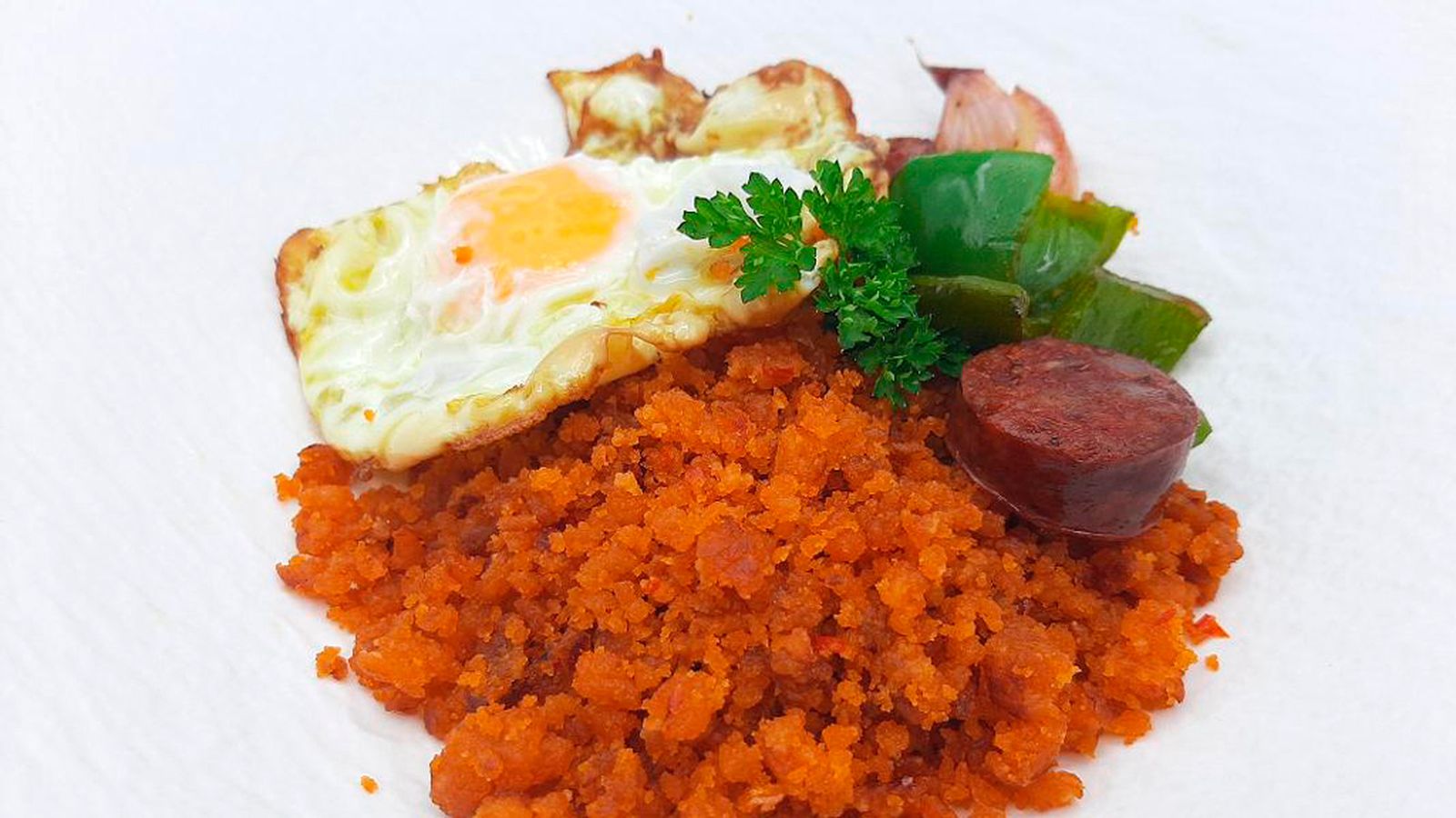 Cómetelo: Migas de piperrada y tortillitas de langostino y pimientos 22/12/21