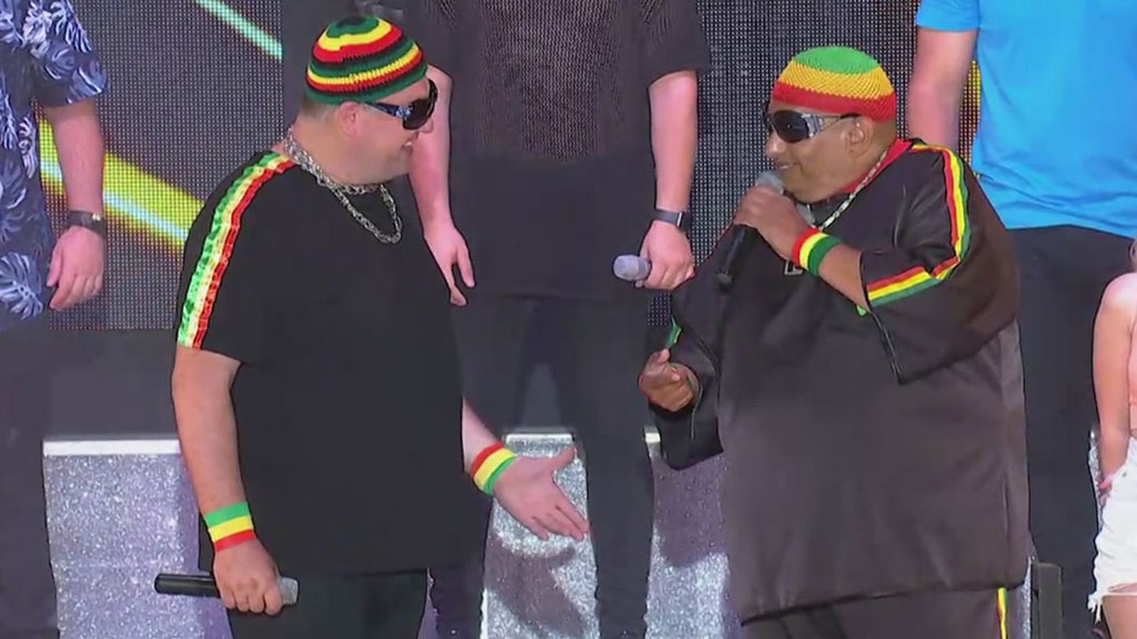 Duelo entre Juanón, director de nuestra orquesta y King África para conseguir la mejor Boooooomba