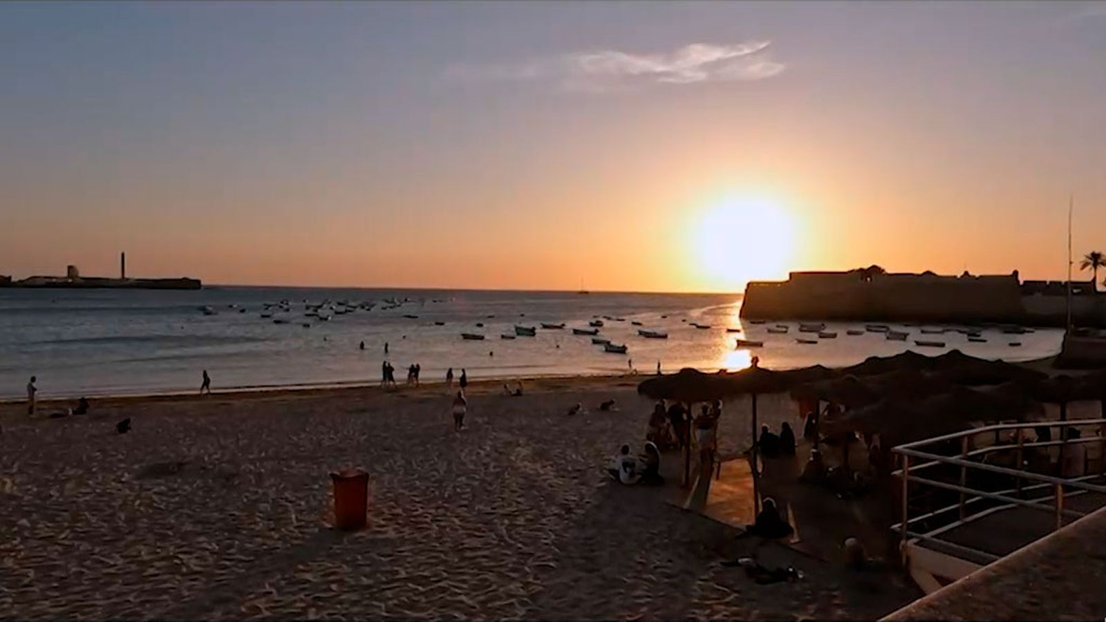 El arte de vivir, la historia de la ciudad y cuatro playas, atractivos imbatibles de Cádiz