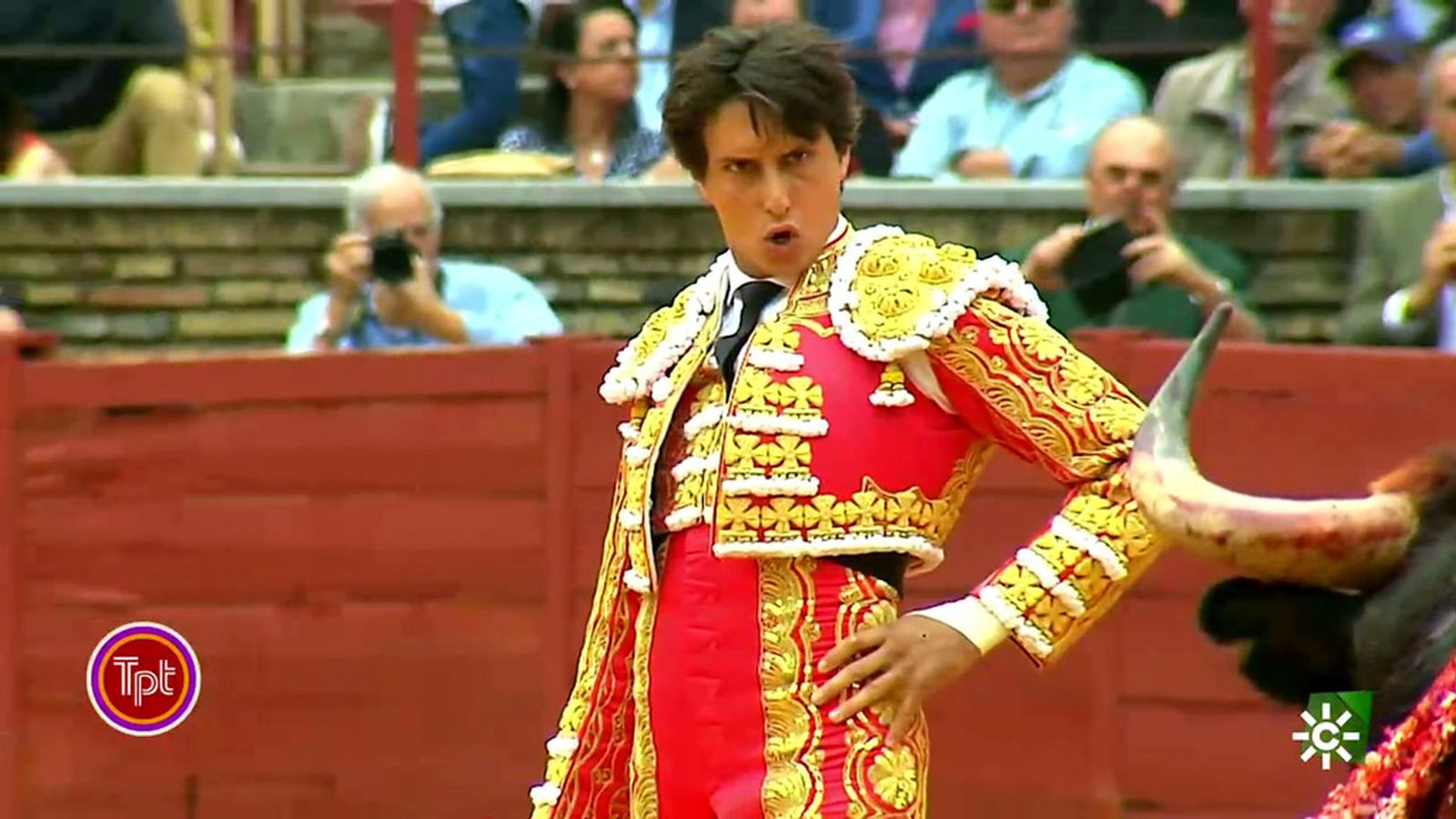 Roca Rey sale triunfador de la Feria de Córdoba con tres orejas