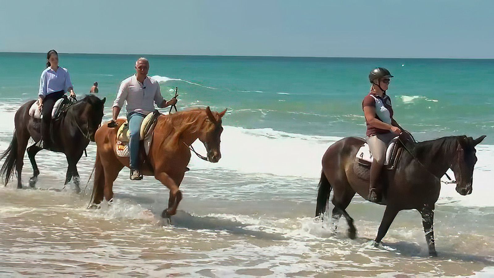 A disfrutar de la playa de El Palmar a lomos de un caballo