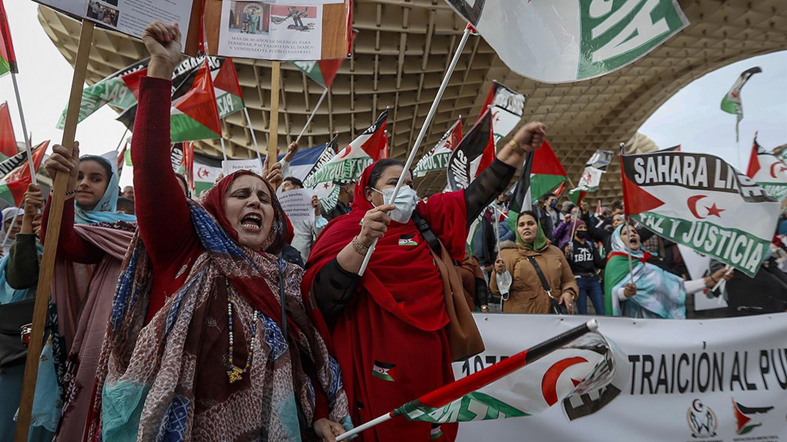 protestas saharauis en las setas por el cambio de postura del gobierno español