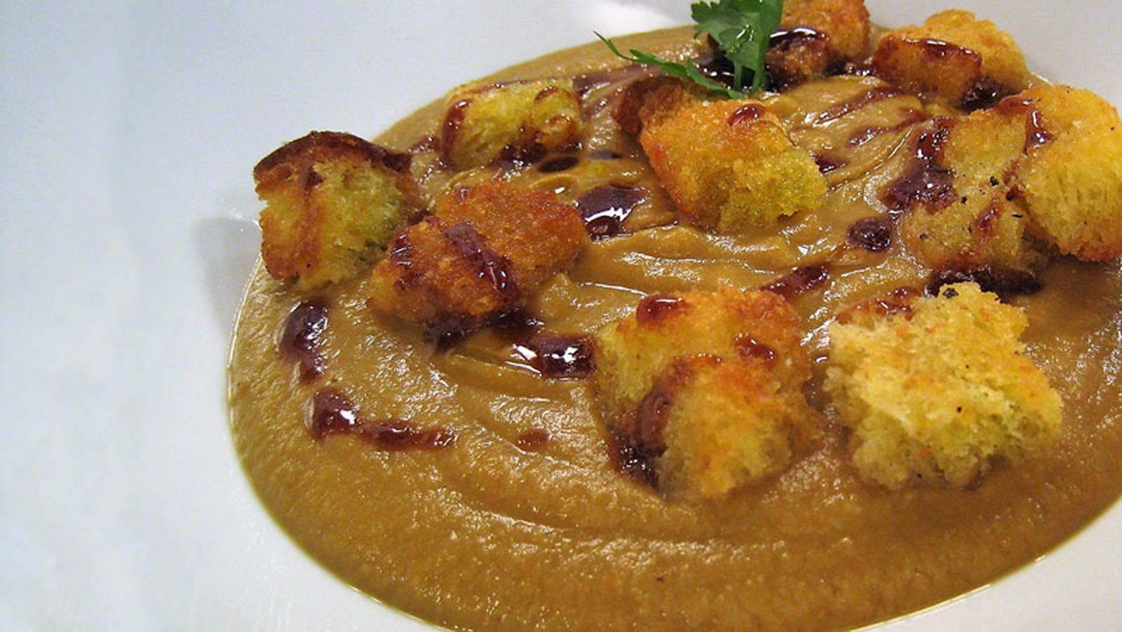 800x450 Cómetelo (crema de lentejas con picatoste)