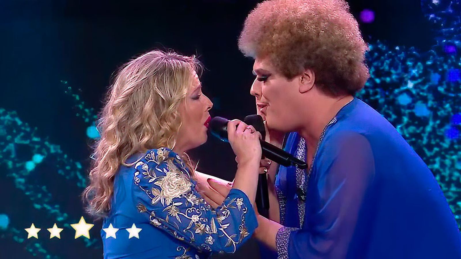 Alejandra y Carrasquilla llegan al corazón del jurado con el tema Y sin embargo te quiero de Juana Reina