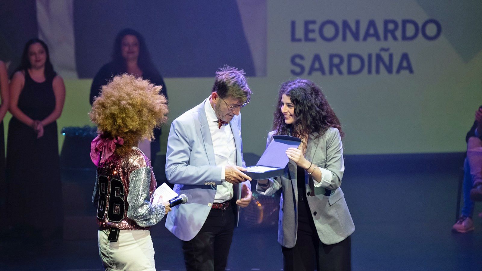 LEO PREMIO 1
