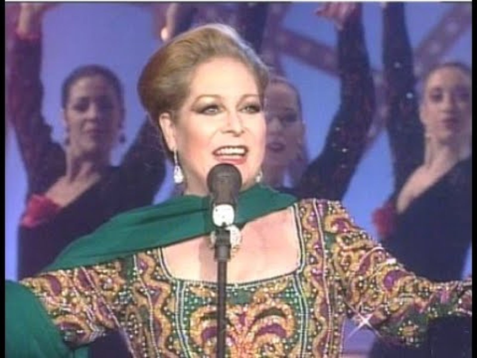 Concha Márquez Piquer canta "En tierra extraña"