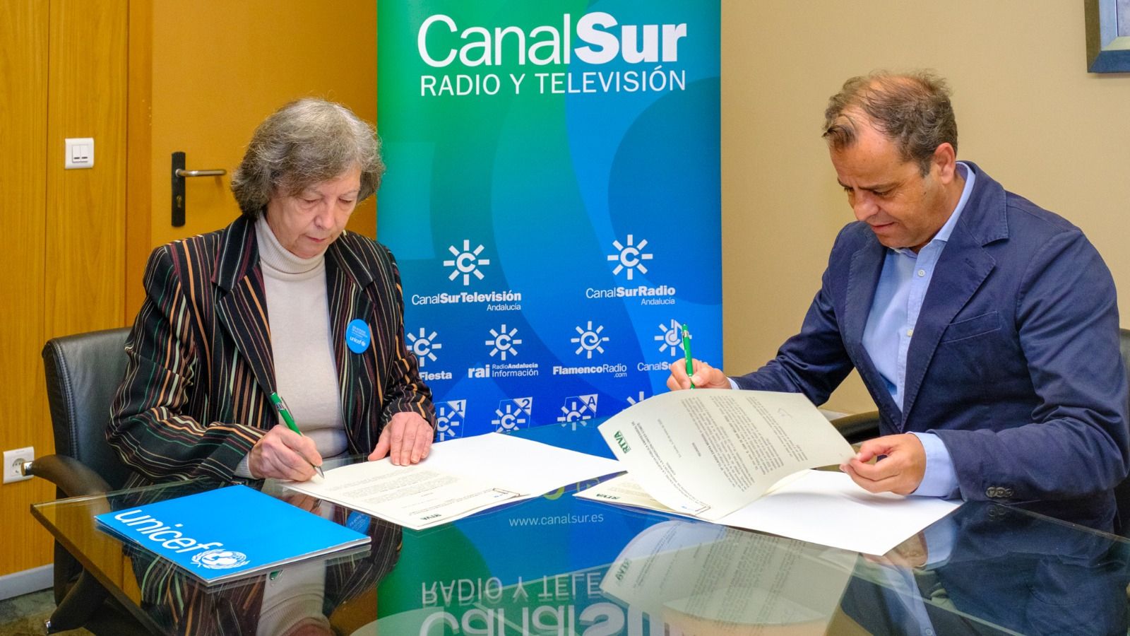 UNICEF FIRMA 1