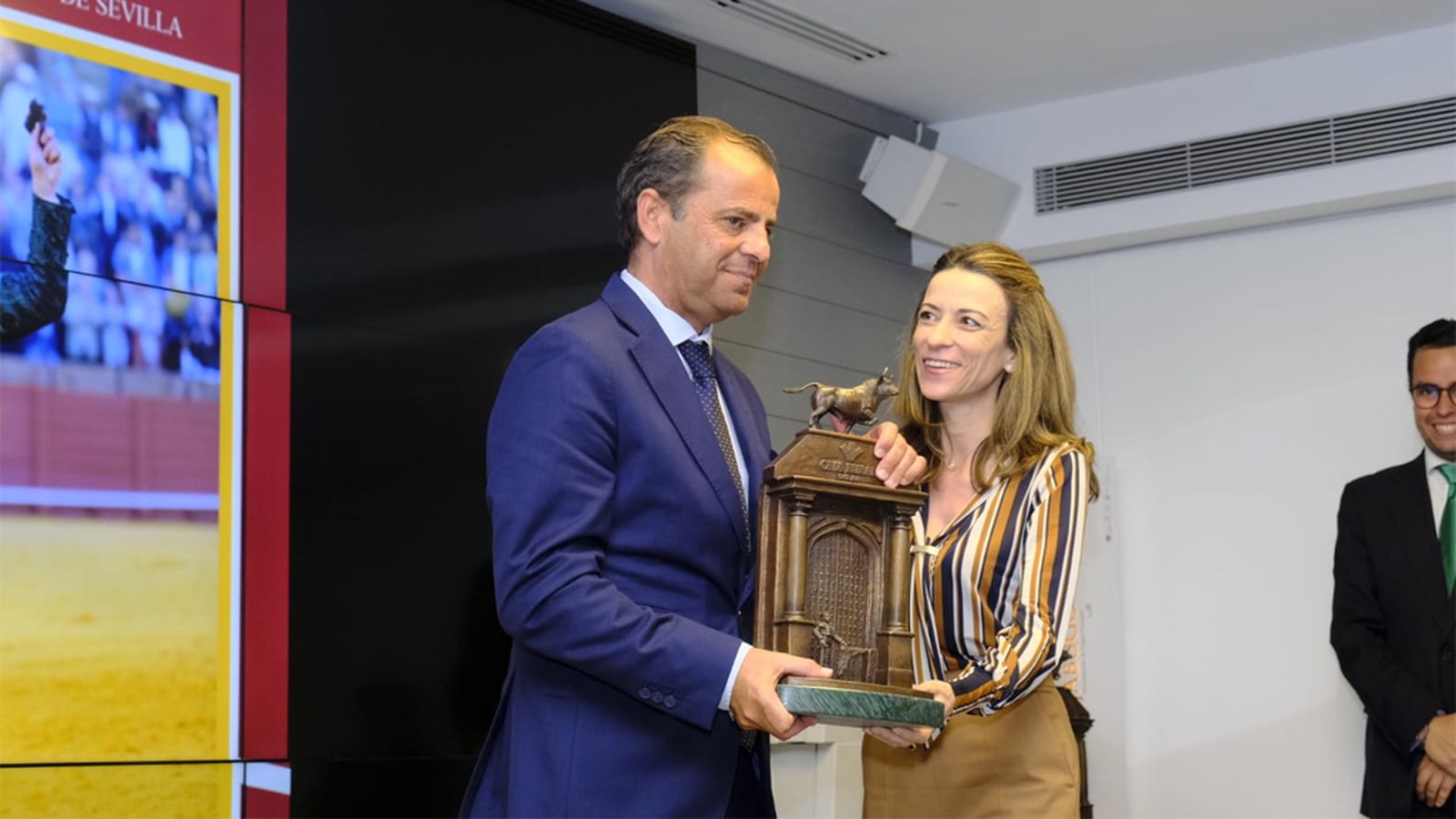 COMUNICACIÓN PREMIOS TAURINOS ENTREGA PREMIO JUANDE MELLADO