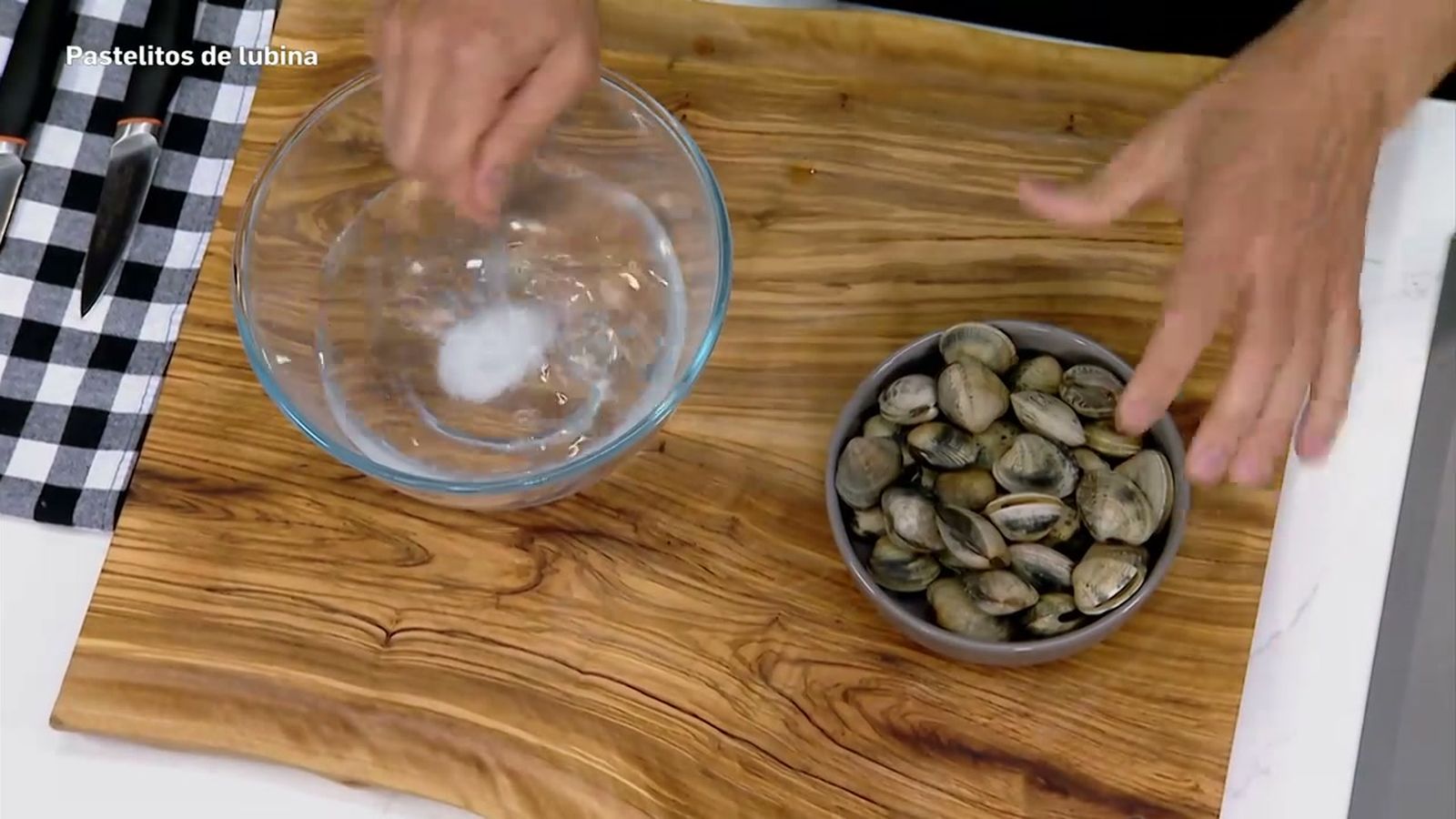 Cómo limpiar totalmente de arena las almejas y otras conchas