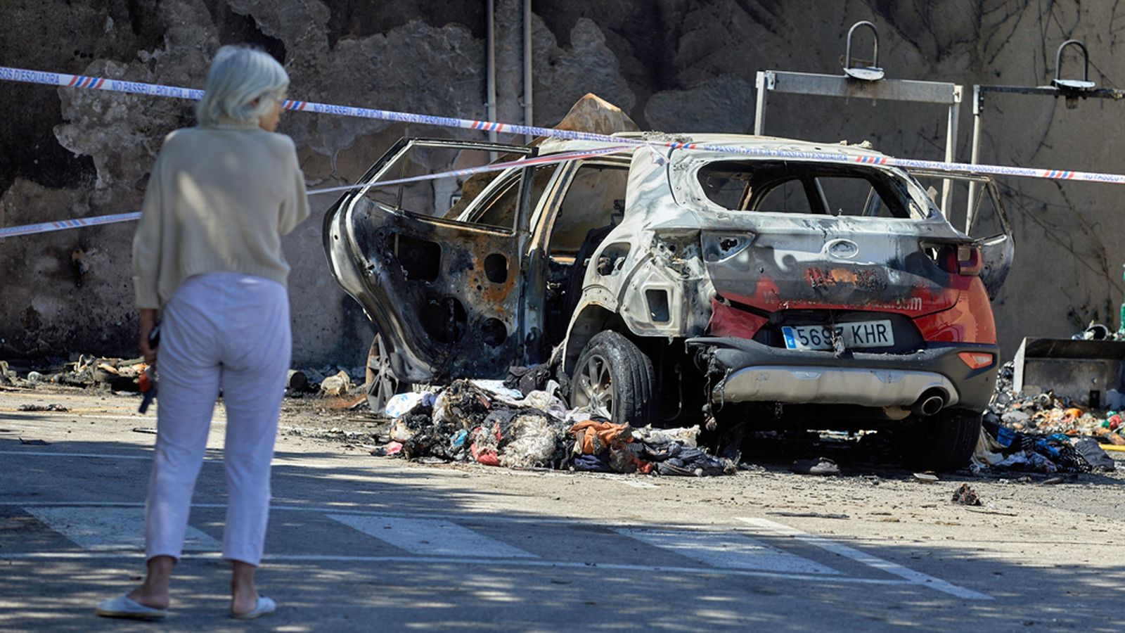 foto coche calcinado