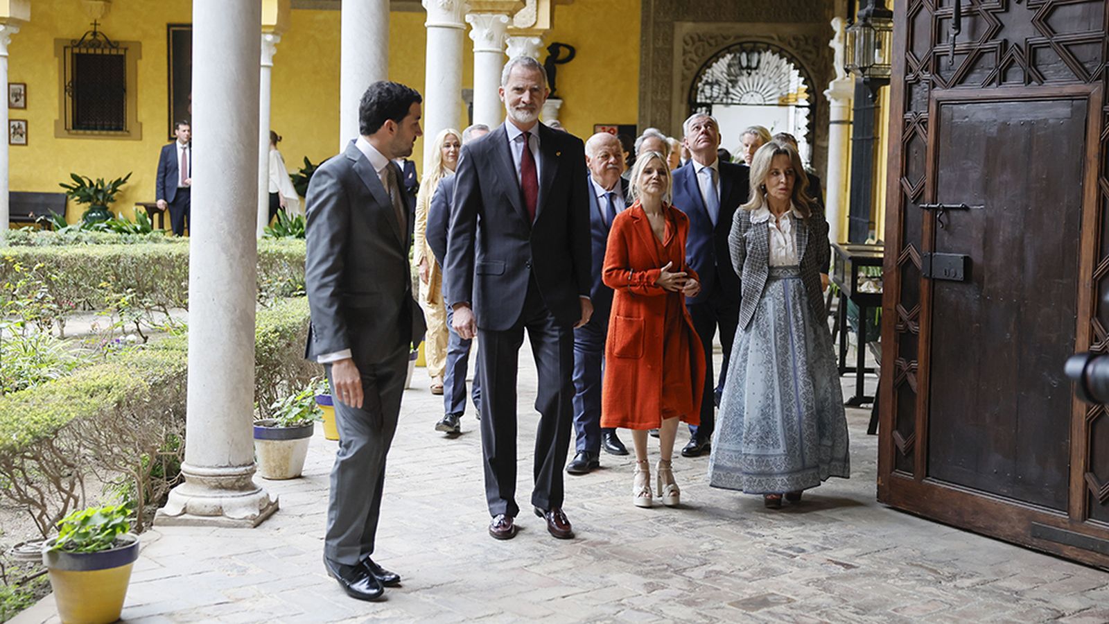 Felipe VI inaugura la muestra de Cayetana de Alba