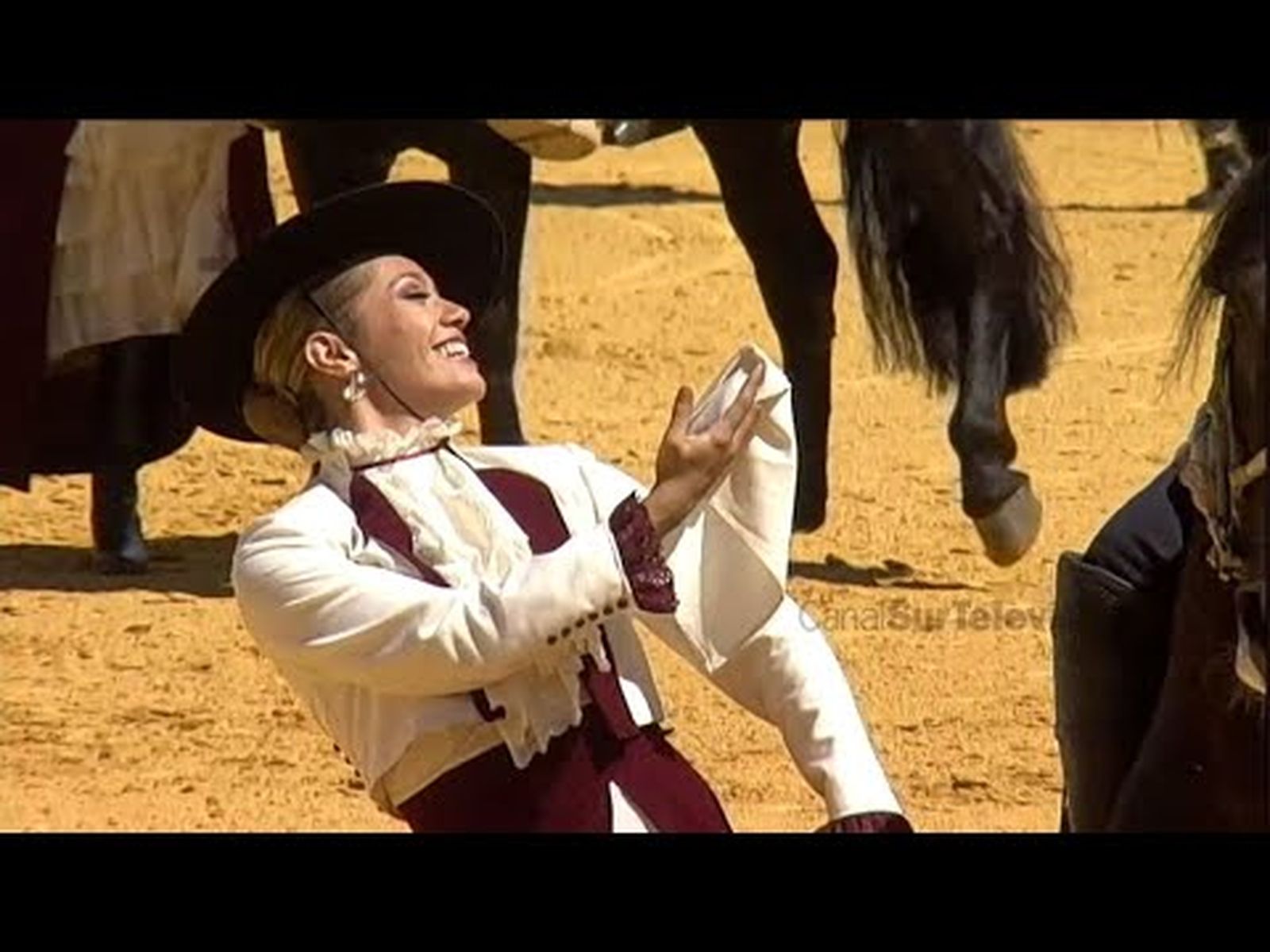 Danza de la cueca de Chile con caballos en baile ecuestre