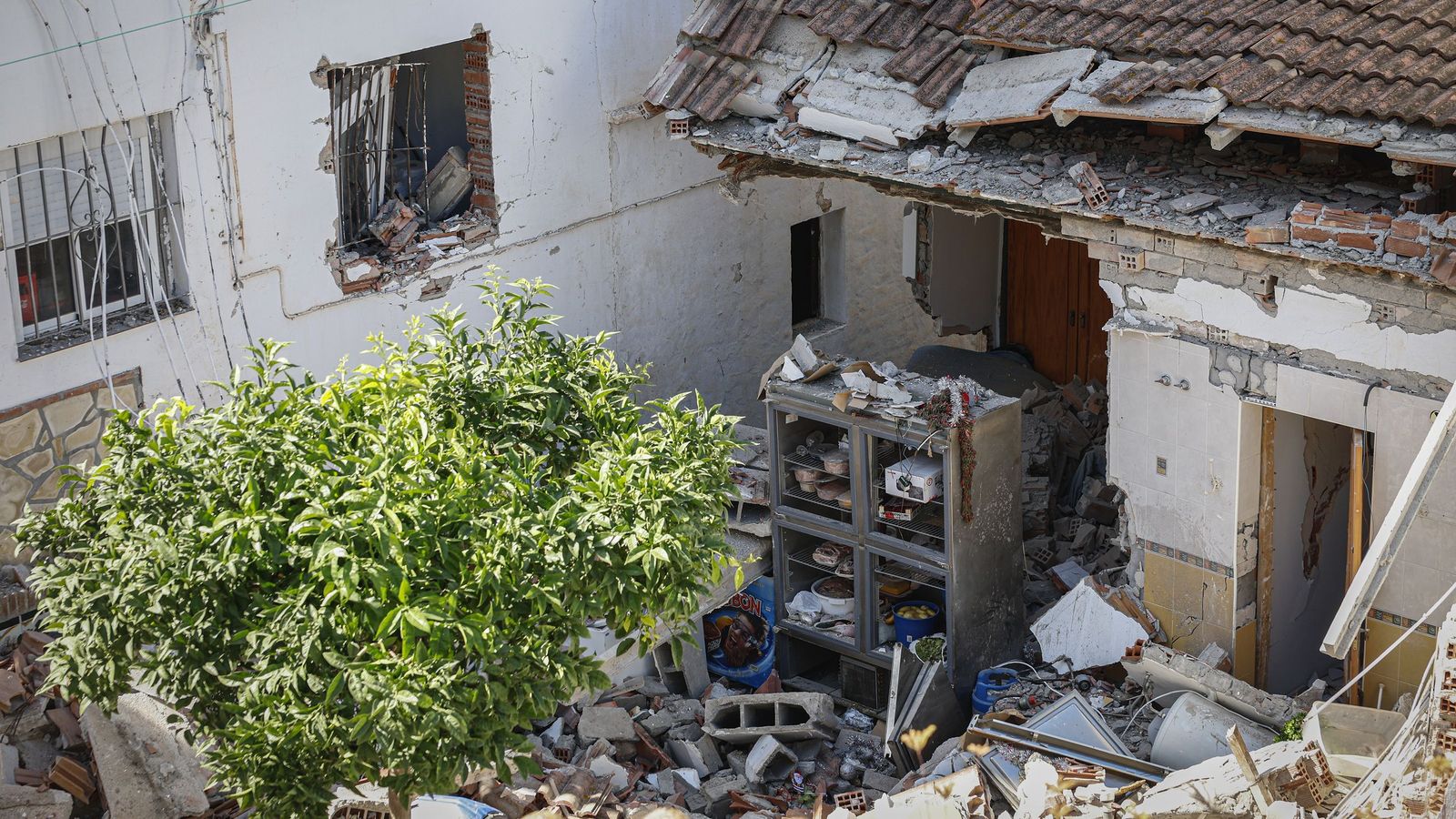 Derrumbe por explosión en un restaurante de Málaga