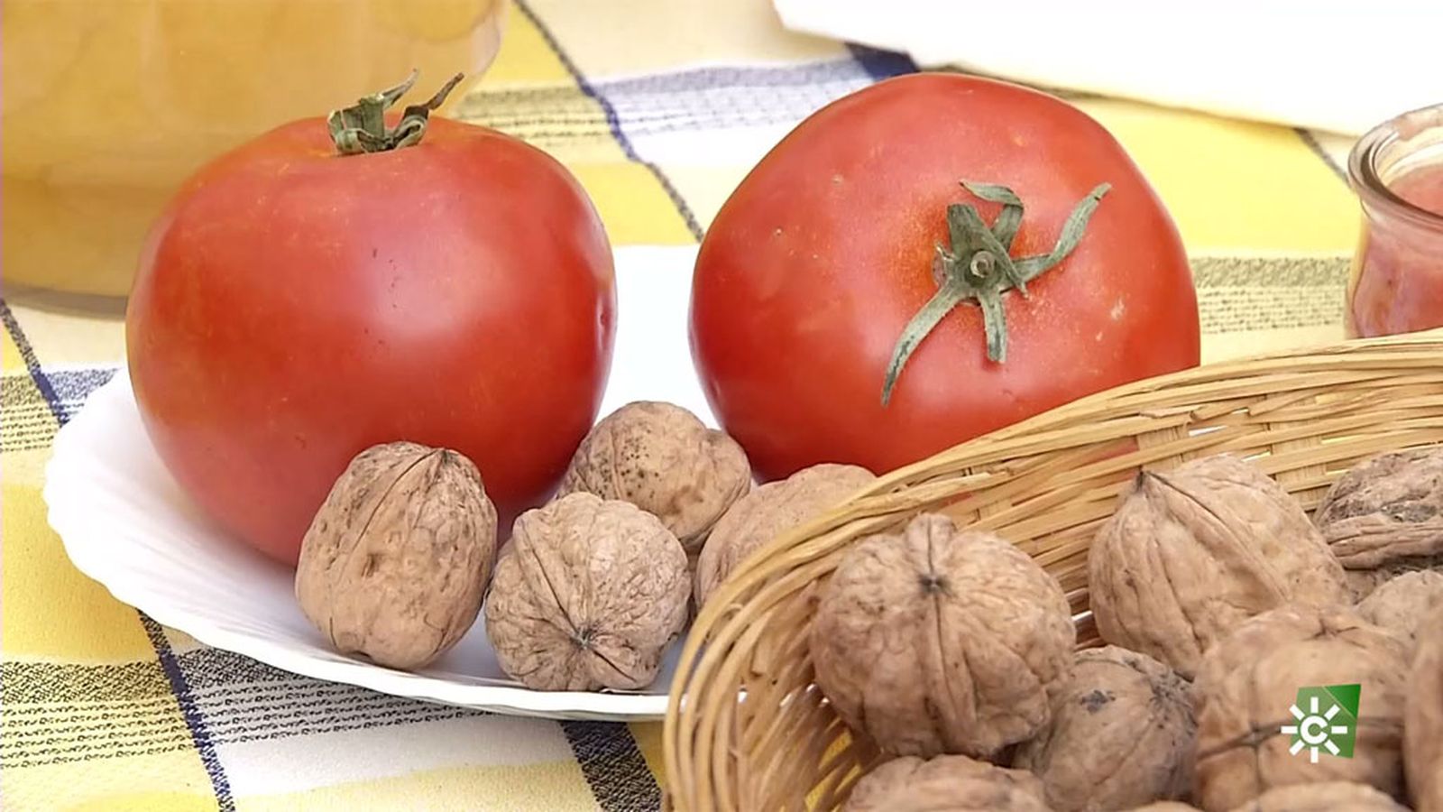 Nueces y castañas, los beneficios de dos frutos secos de otoño