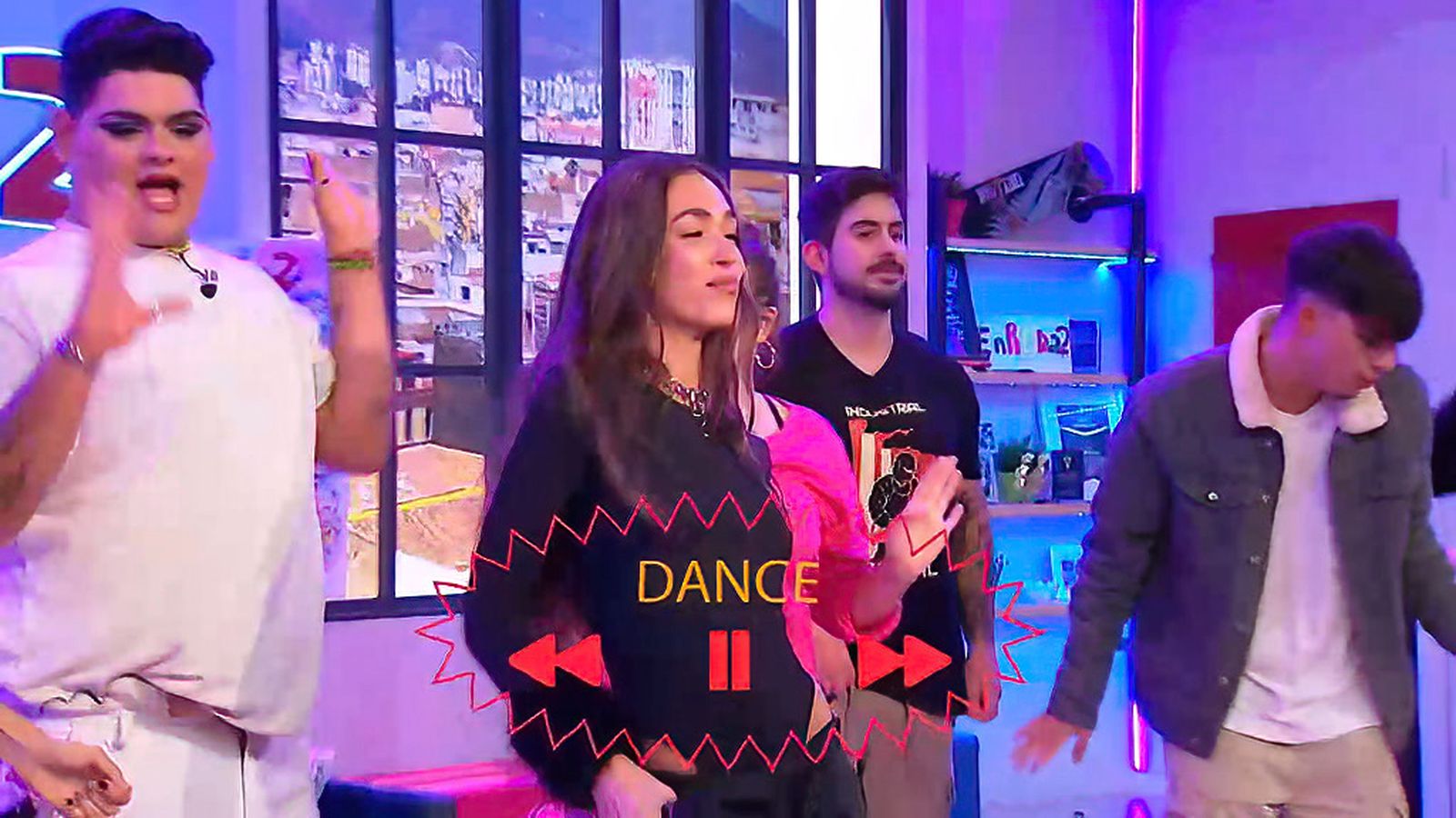 La Beba nos canta su tema 'Tóxica y cara'