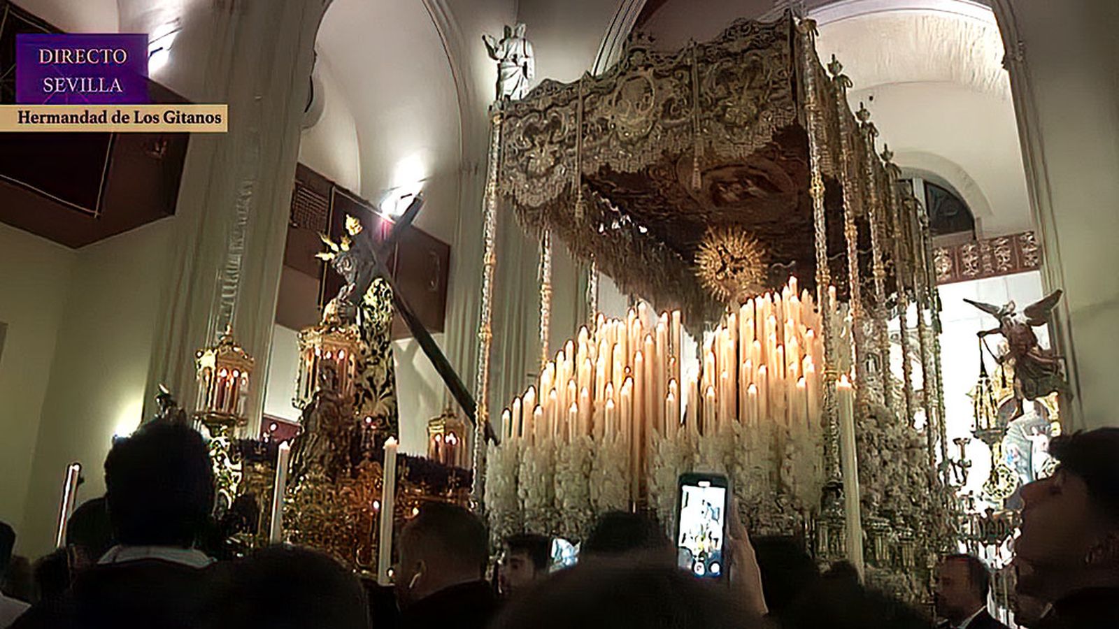 Emocinante saeta al Cristo de los Gitanos en el interior de su templo