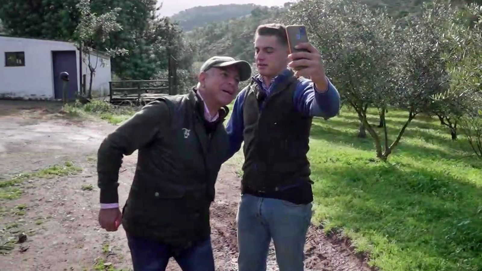 Juan de Dios un ganadero y tiktoker que da a conocer la vida en el campo a través de las redes sociales