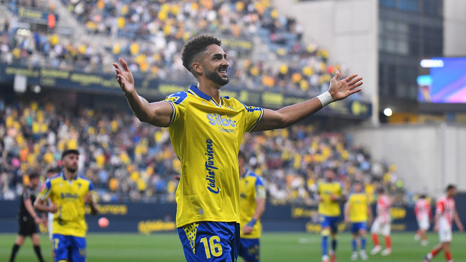 Tres puntos de oro para el Cádiz