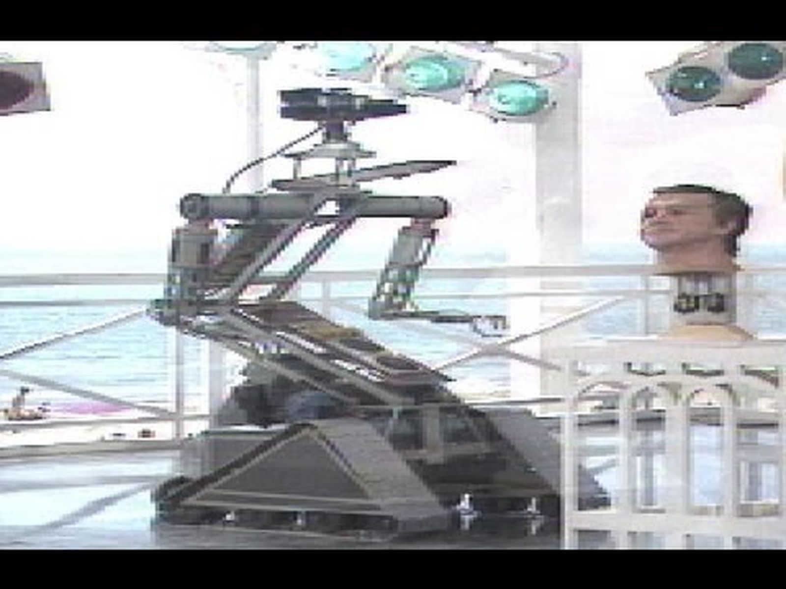 Los curiosos robots, con y sin maquillaje, de 1991