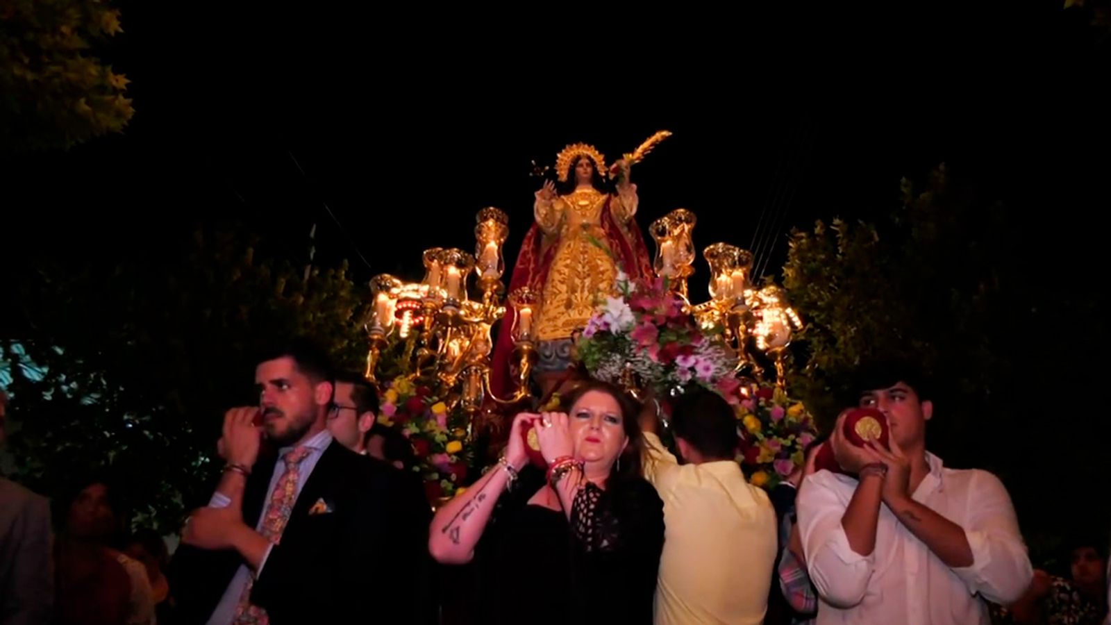 La alegría, los colores y las tradiciones en las fiestas en honor a Santa Águeda en Villalba del Alcor