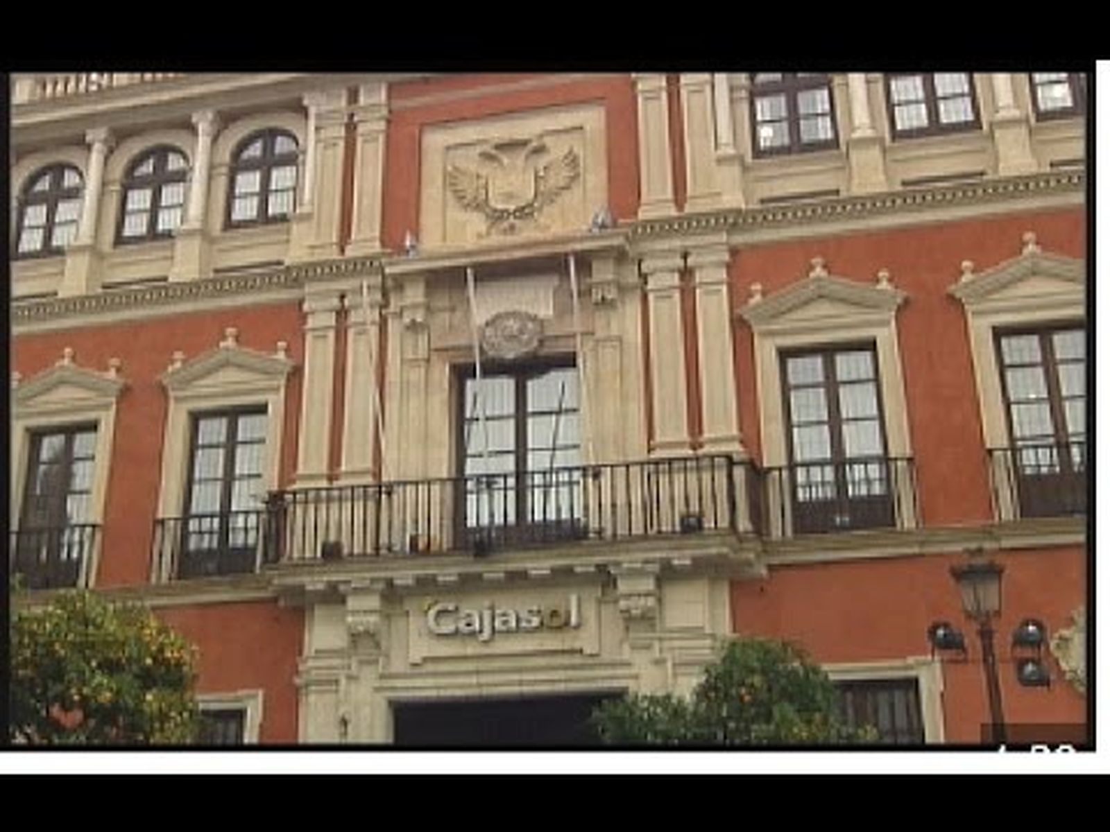 Cajasol y Caja Guadalajara: primera fusión interregional (2010)