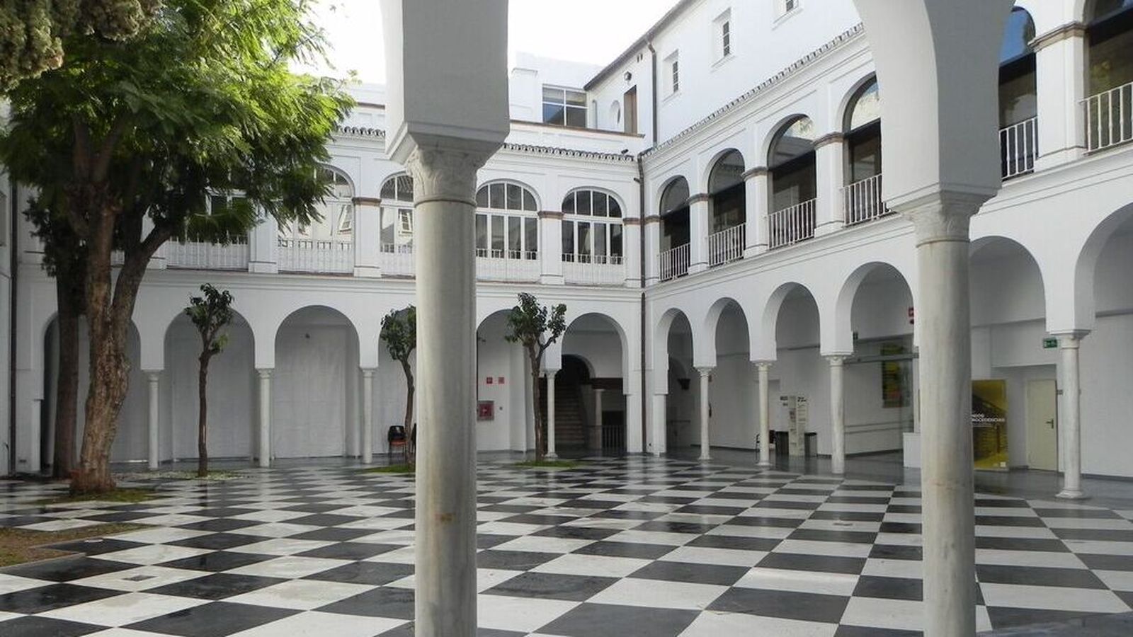 Cicus Sevilla Patio Columnas