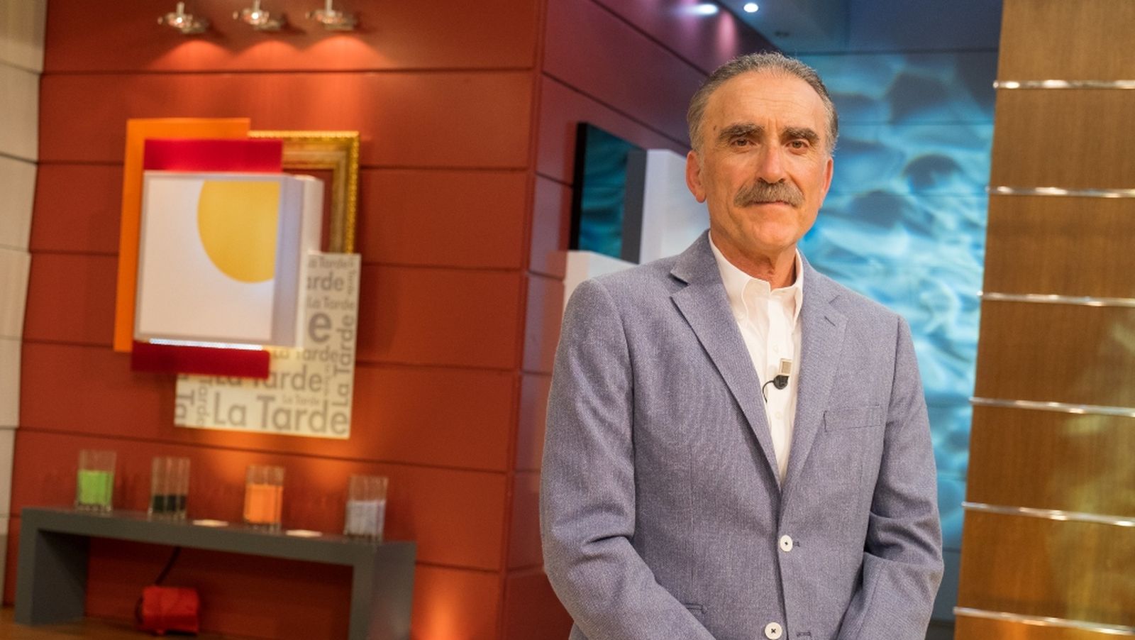 Juan y Medio