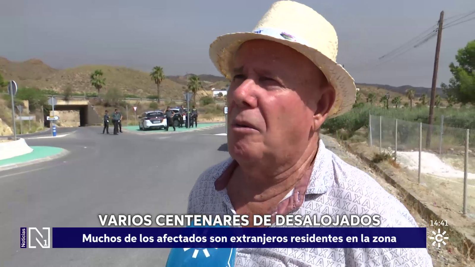 Vecinos afectados por el fuego en Los Gallardos