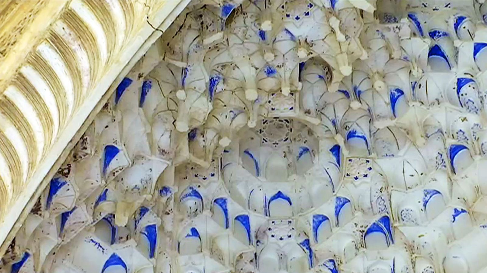 Descubrimos el misterio del color púrpura de la Alhambra