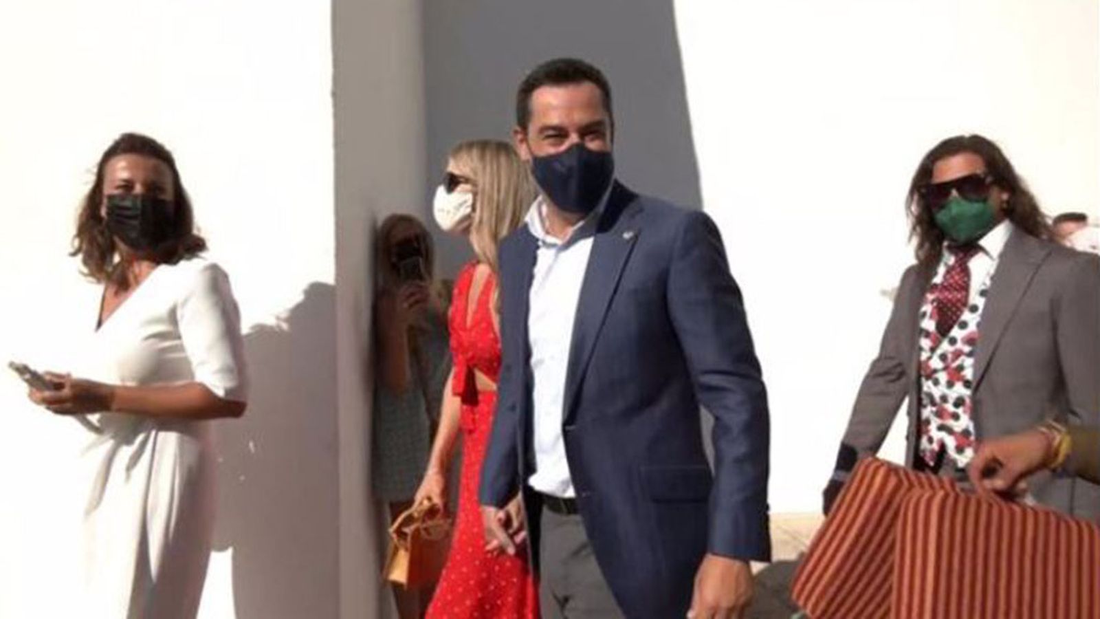 moreno respalda los toros en la corrida goyesca