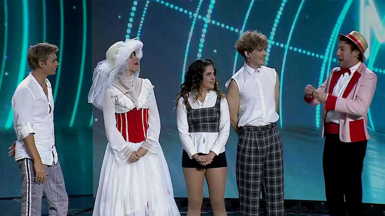 Brodwei sorprende a Baute con una loca parodia de Mary Popins