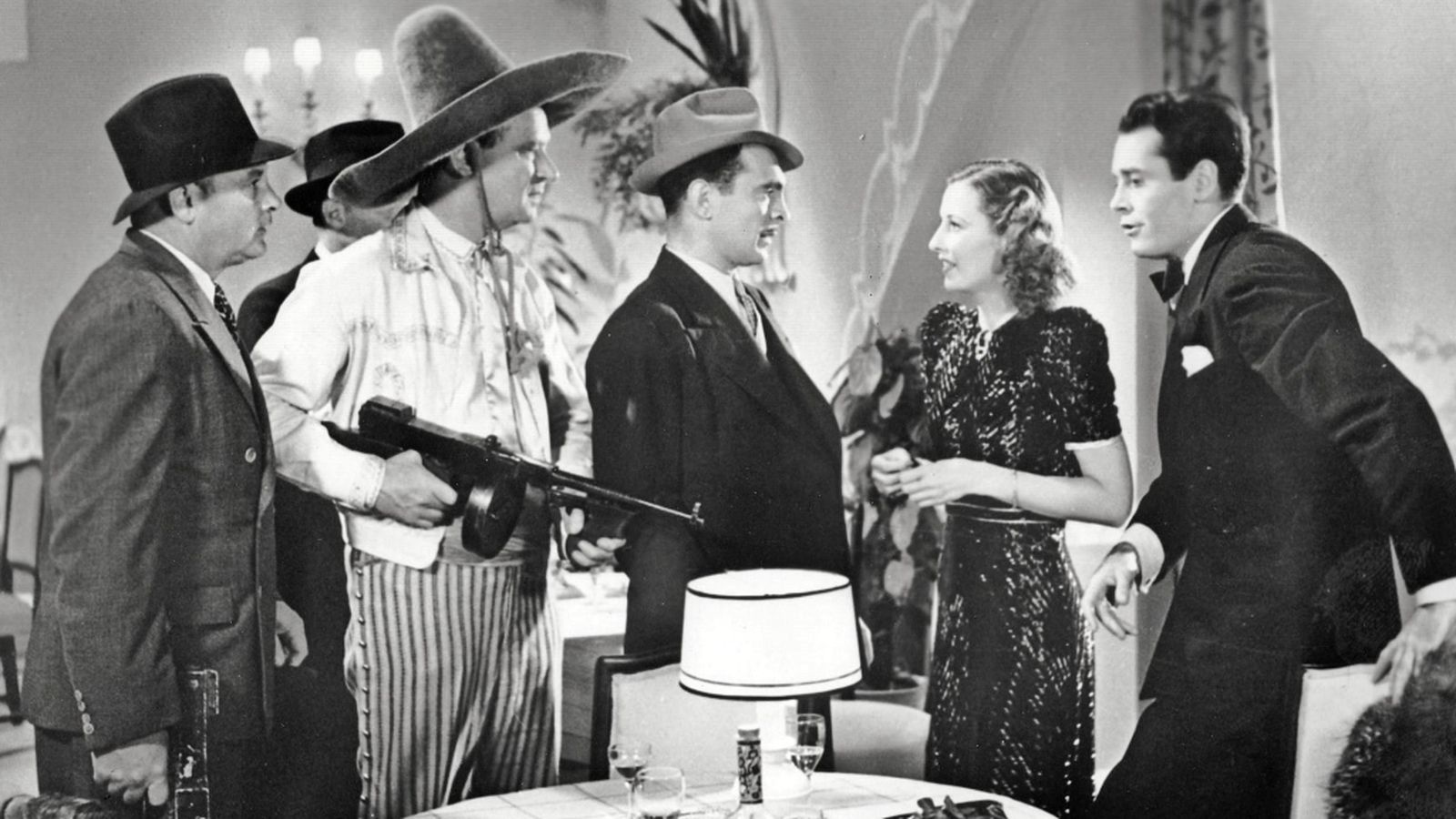 28_cine_ocho_mujeres_y_un_crimen