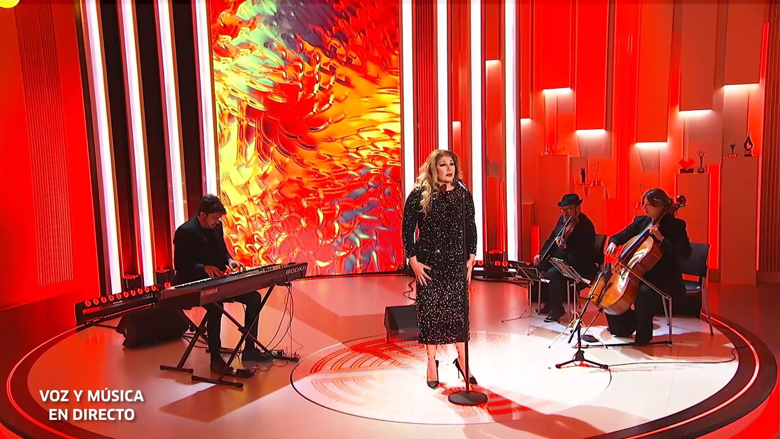 Mara Rey nos canta 'Así te quería' y nos anuncia su tributo a Lola Flores en Nueva York