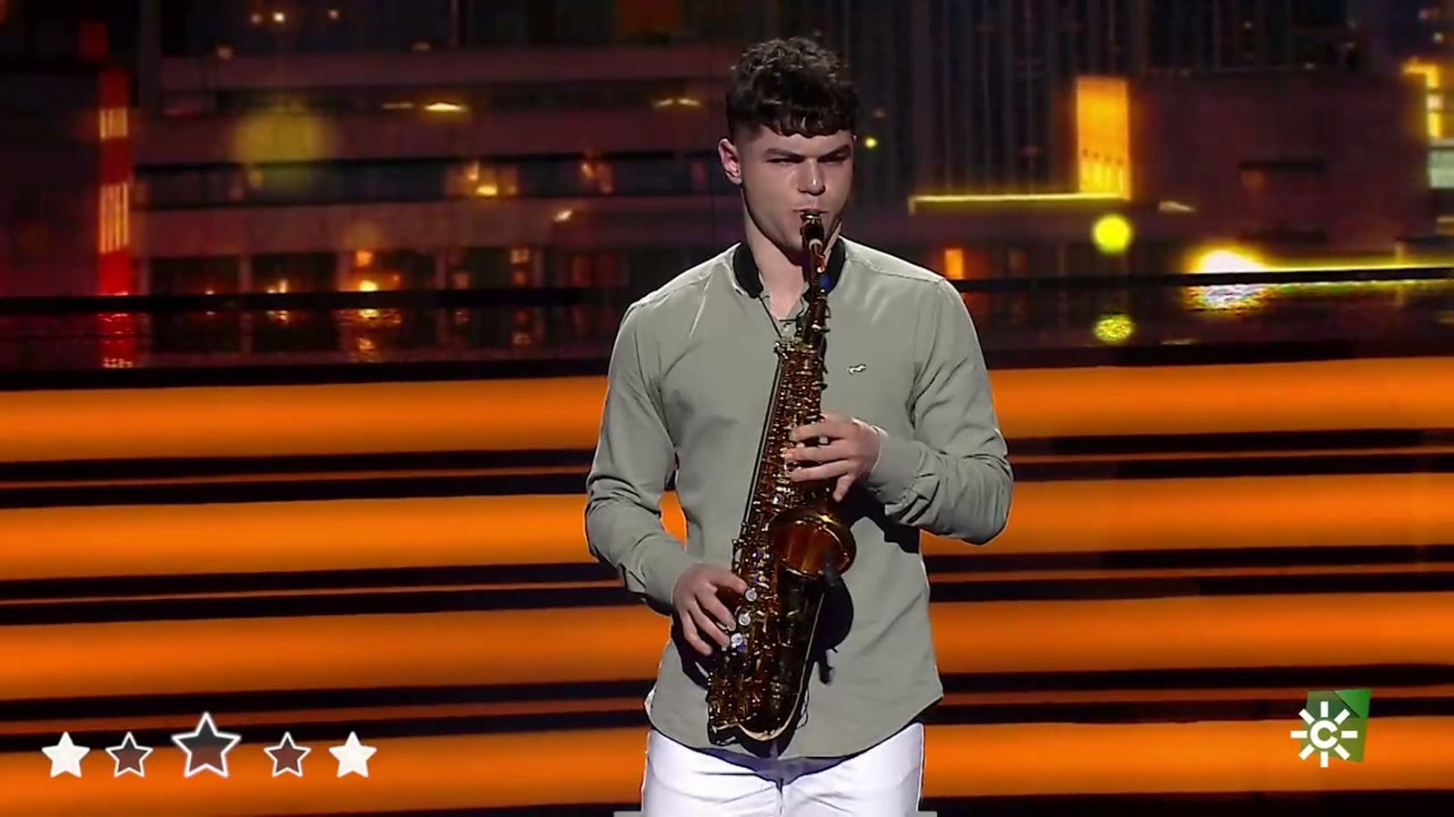 El saxofonista Moisés González entra en el concurso al tercer intento