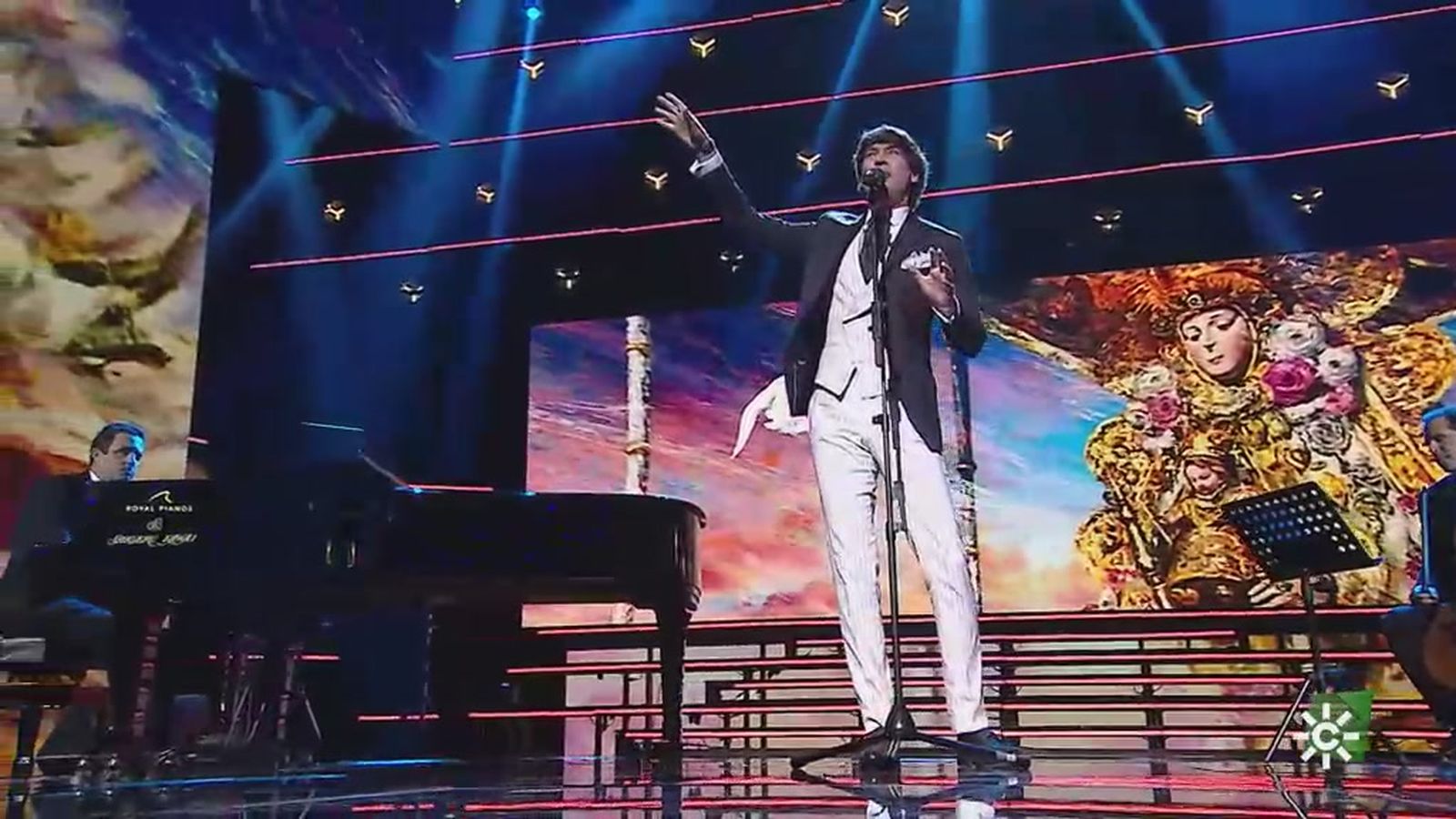 Manuel Lombo interpreta Todo es mío