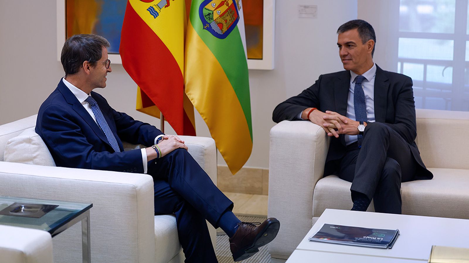 Sánchez con el presidente de La Rioja, Gonzalo Capellán