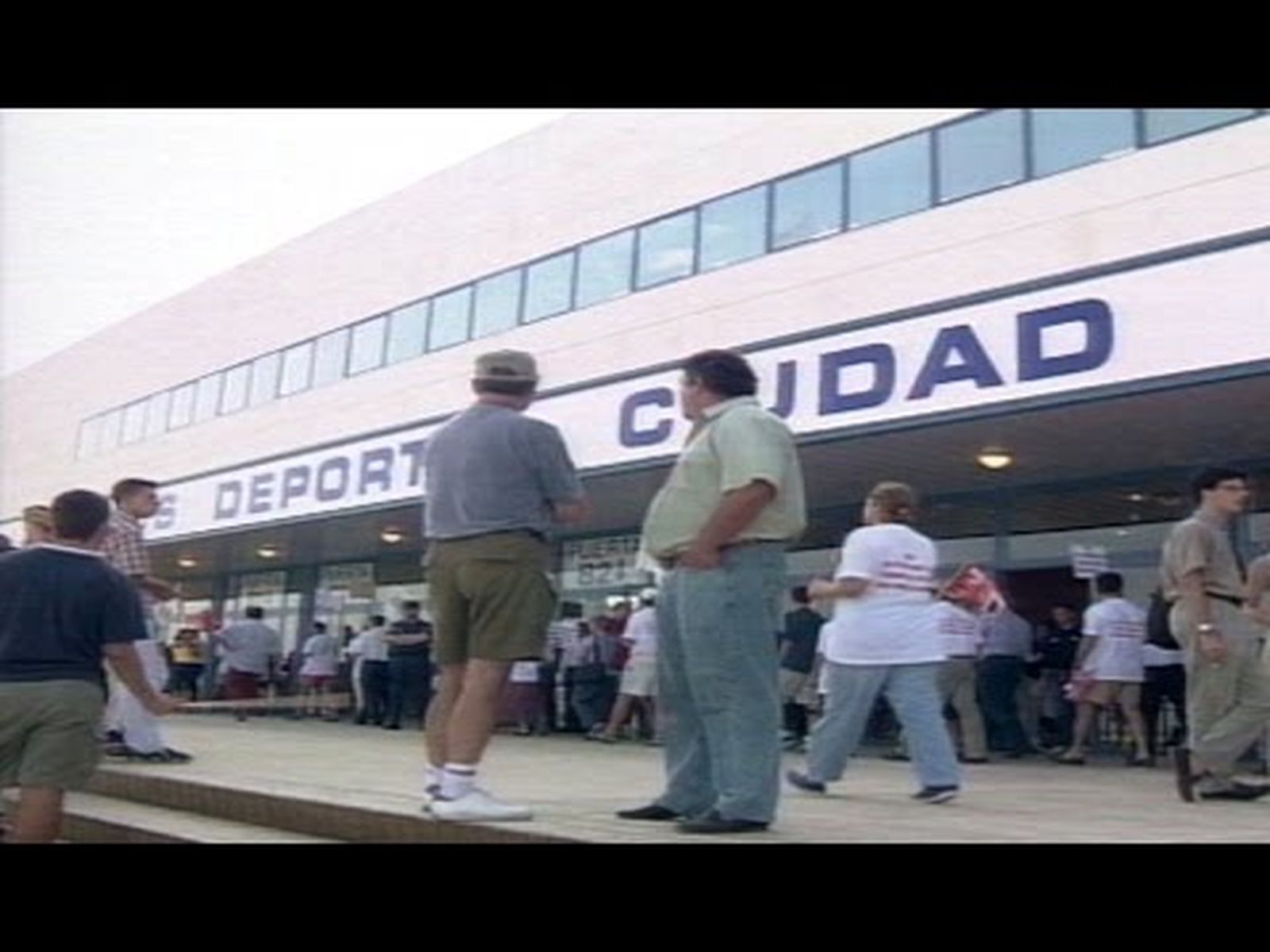 Inaugurado el palacio de deportes Ciudad de Málaga (1999)