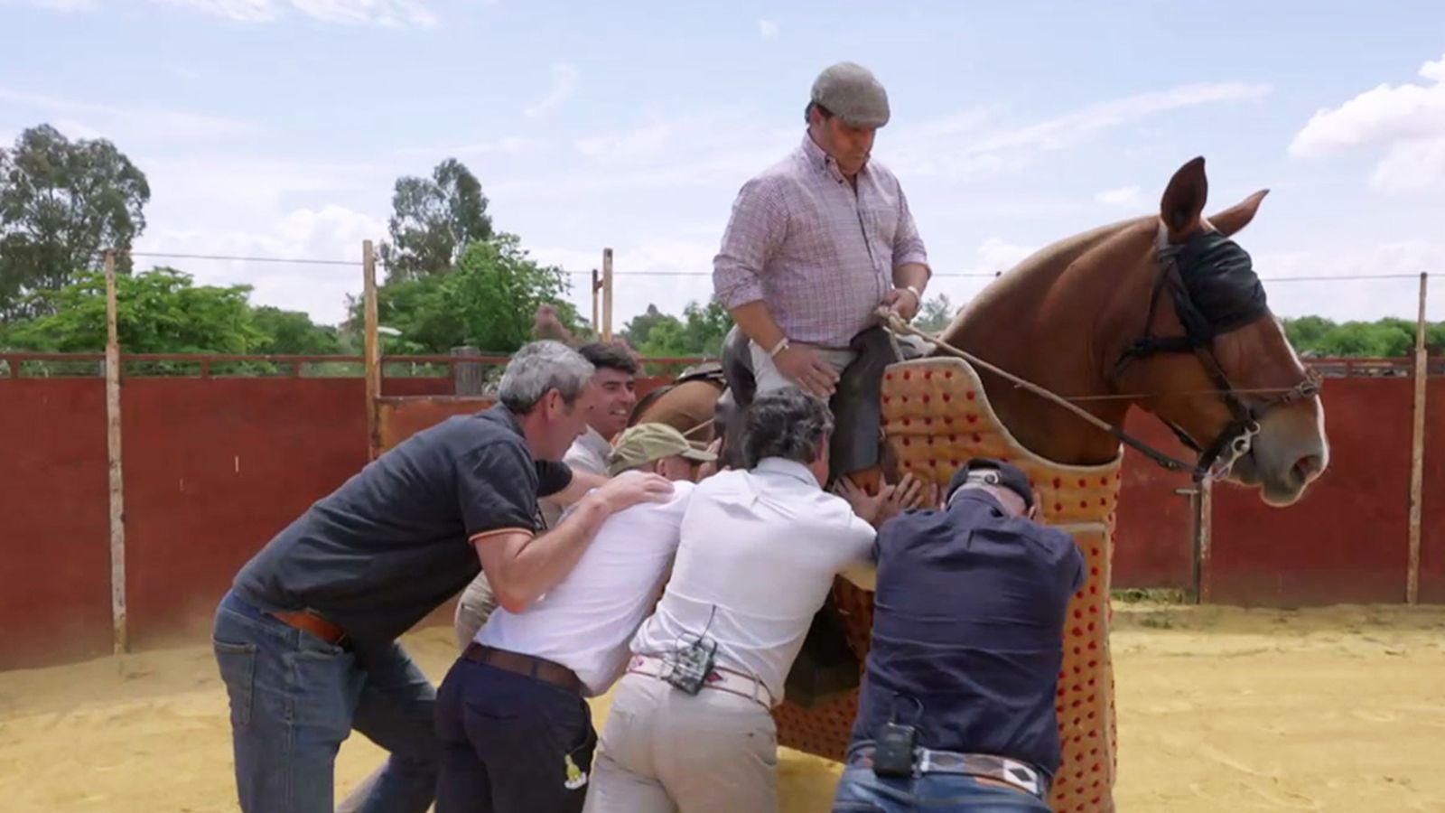 Descubrimos cómo se entrena a un caballo de picar