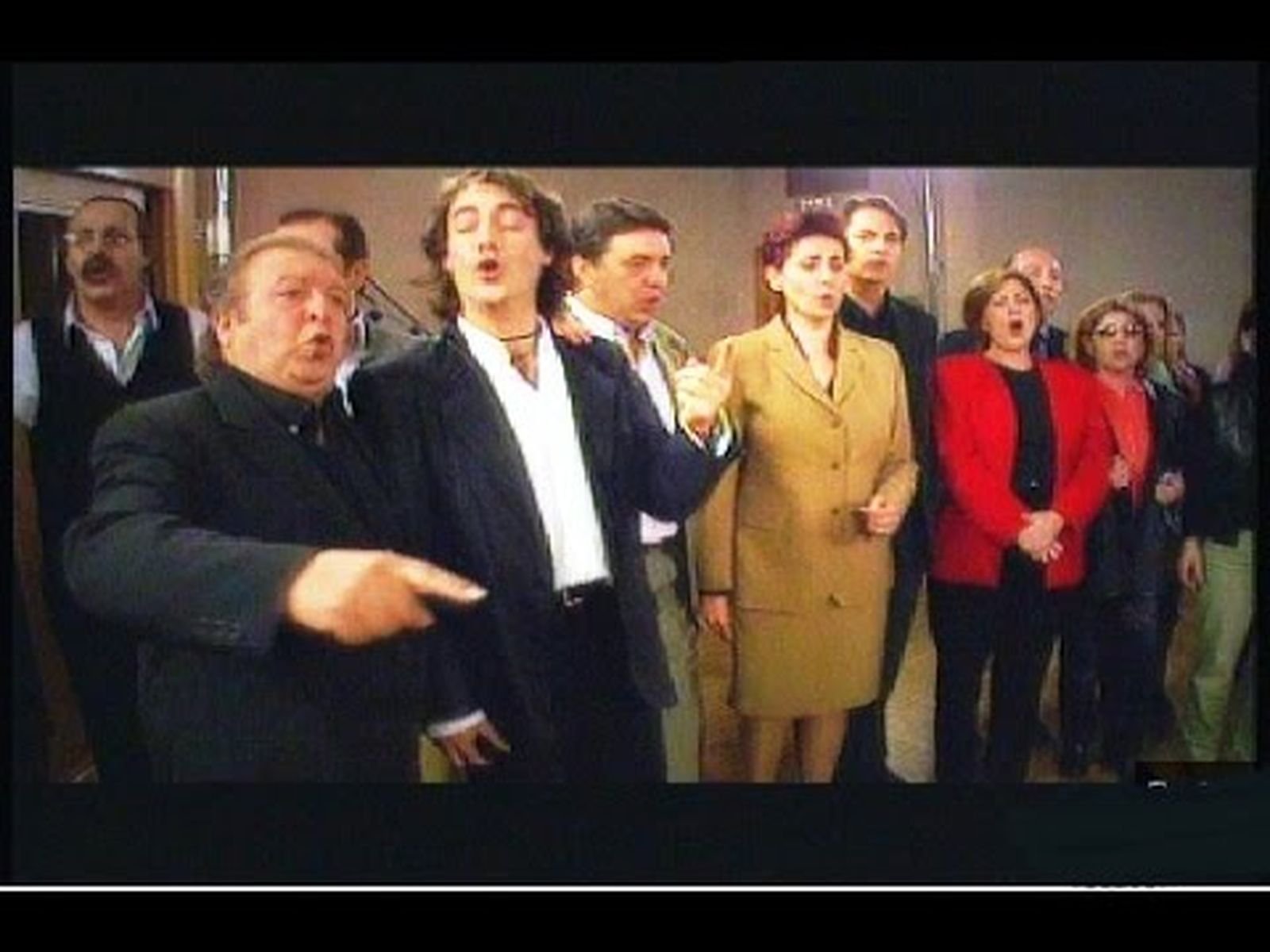 Himno de Andalucía cantado por El Lebrijano acompañado de famosos y presentadores