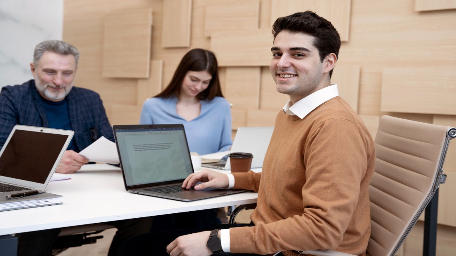 empleados joven