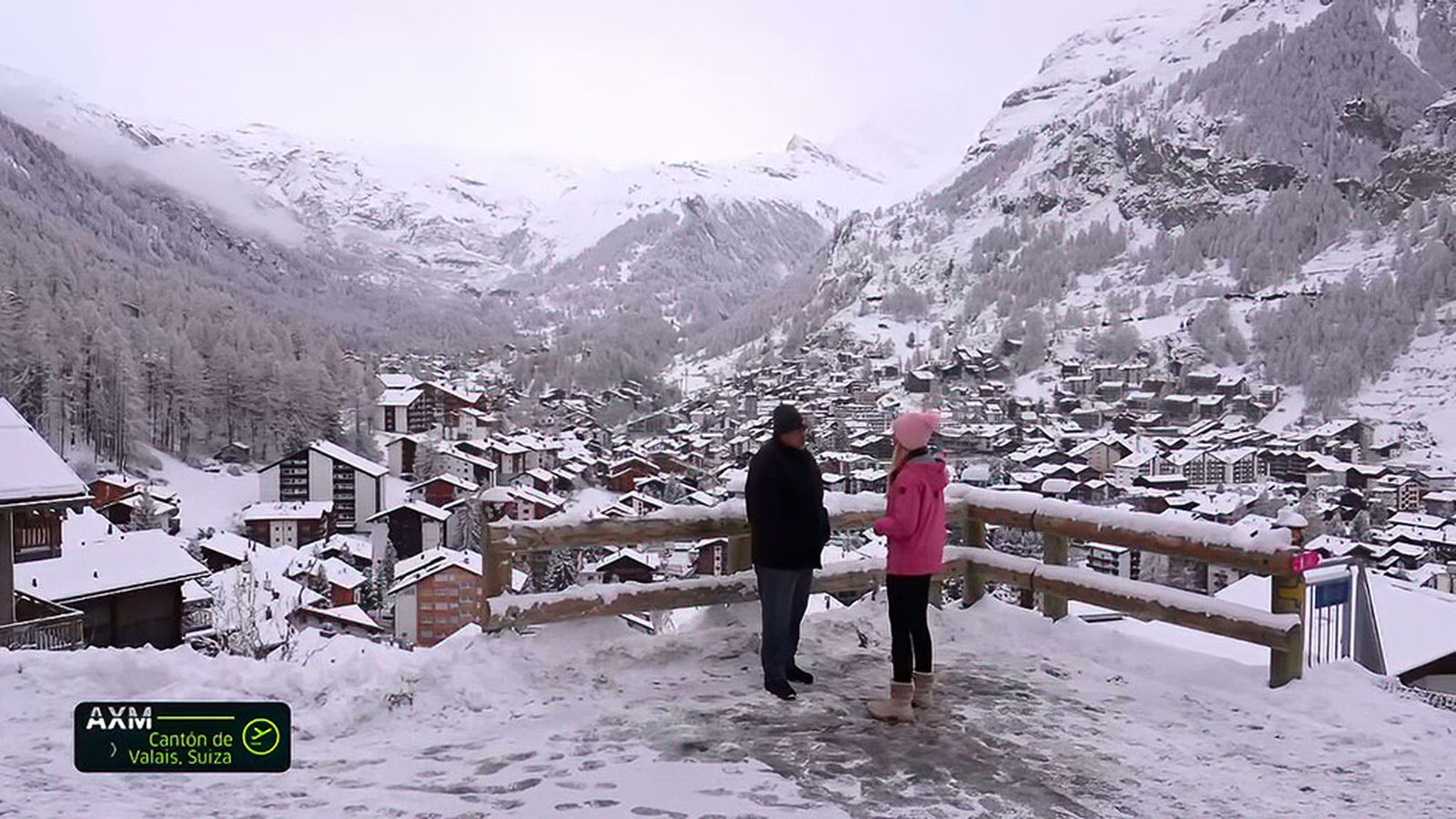 Disfrutamos de la bellísima estampa nevada de Zermatt, a los pies del Cervino